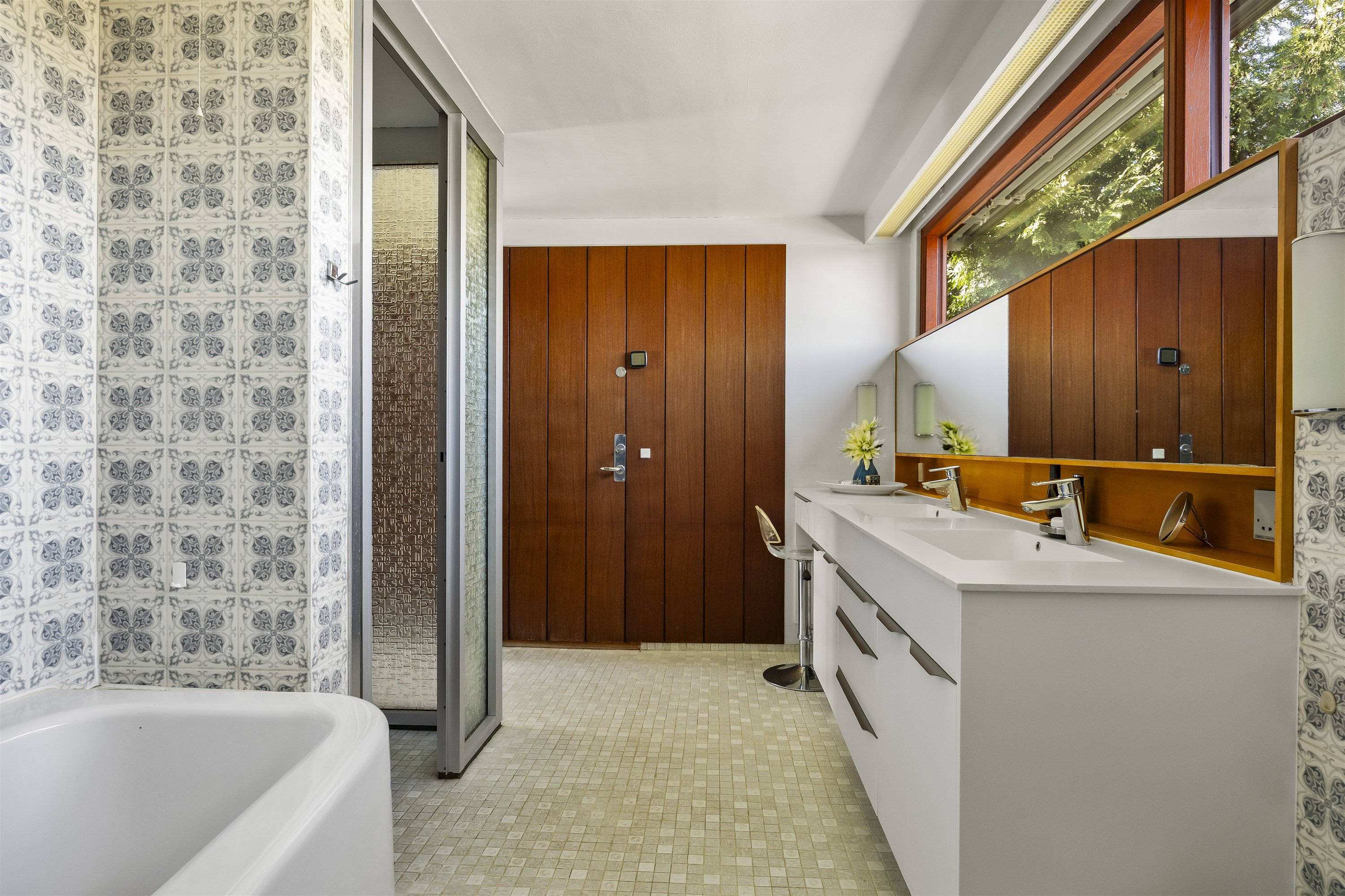 Fremhævet badeværelse, master billede i fuldskærmstilstand. Billede af Prins Valdemars Vej 27, 2820 Gentofte