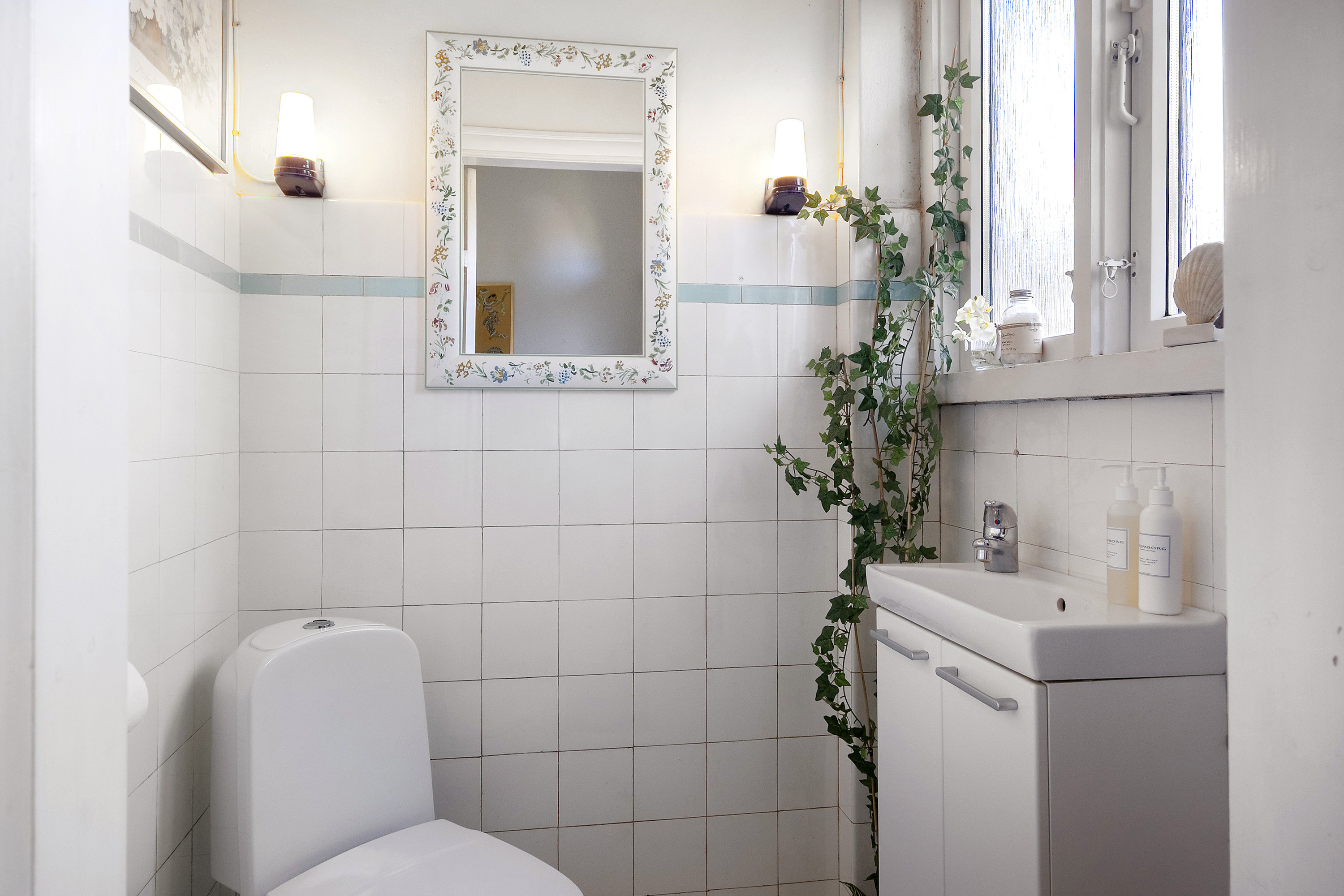 Fremhævet toilet billede i fuldskærmstilstand. Billede af Hans Jensens Vej 17, 2900 Hellerup