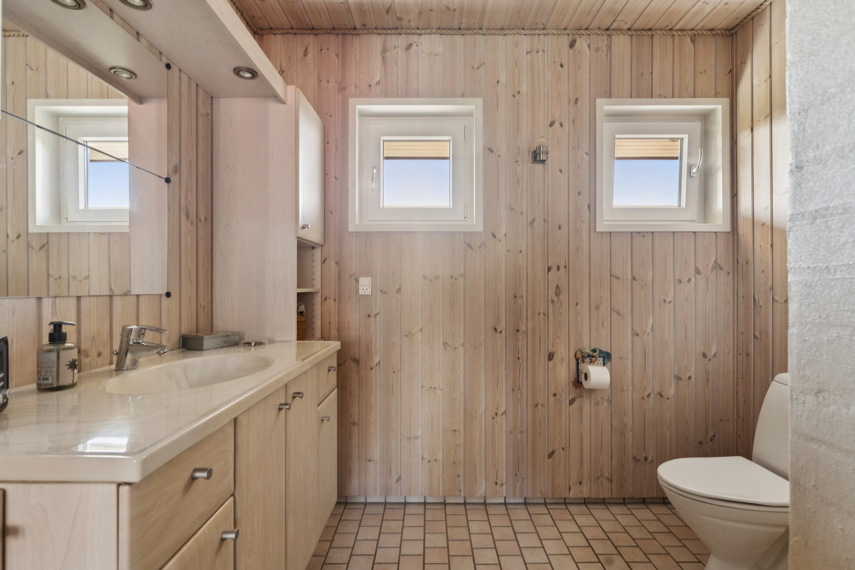 Fremhævet badeværelse billede i fuldskærmstilstand. Billede af Hagenstrupparken 27, 8860 Ulstrup