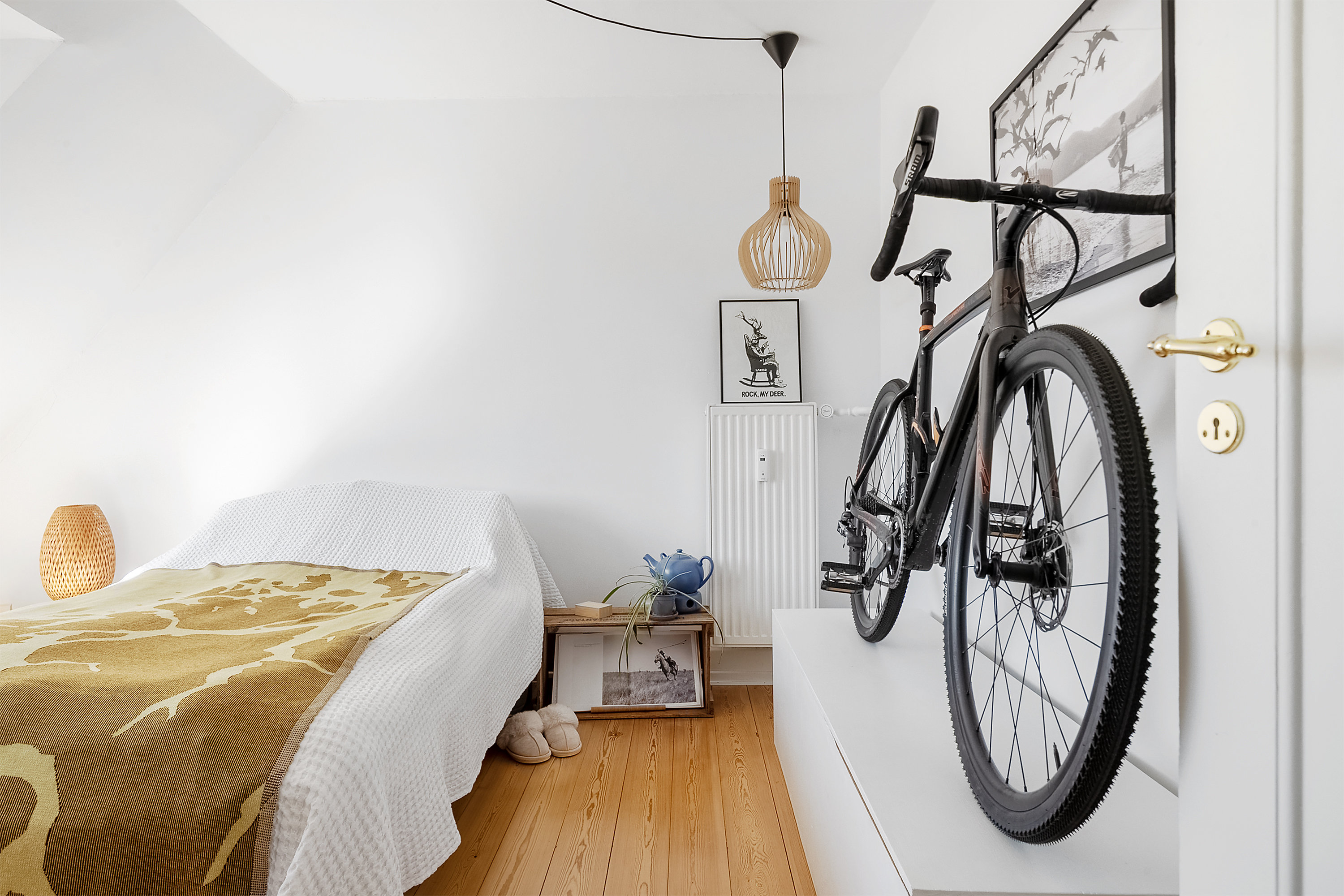 Fremhævet soveværelse billede i fuldskærmstilstand. Billede af Ivar Huitfeldts Gade 25, 4. th., Trøjborg, 8200 Aarhus N