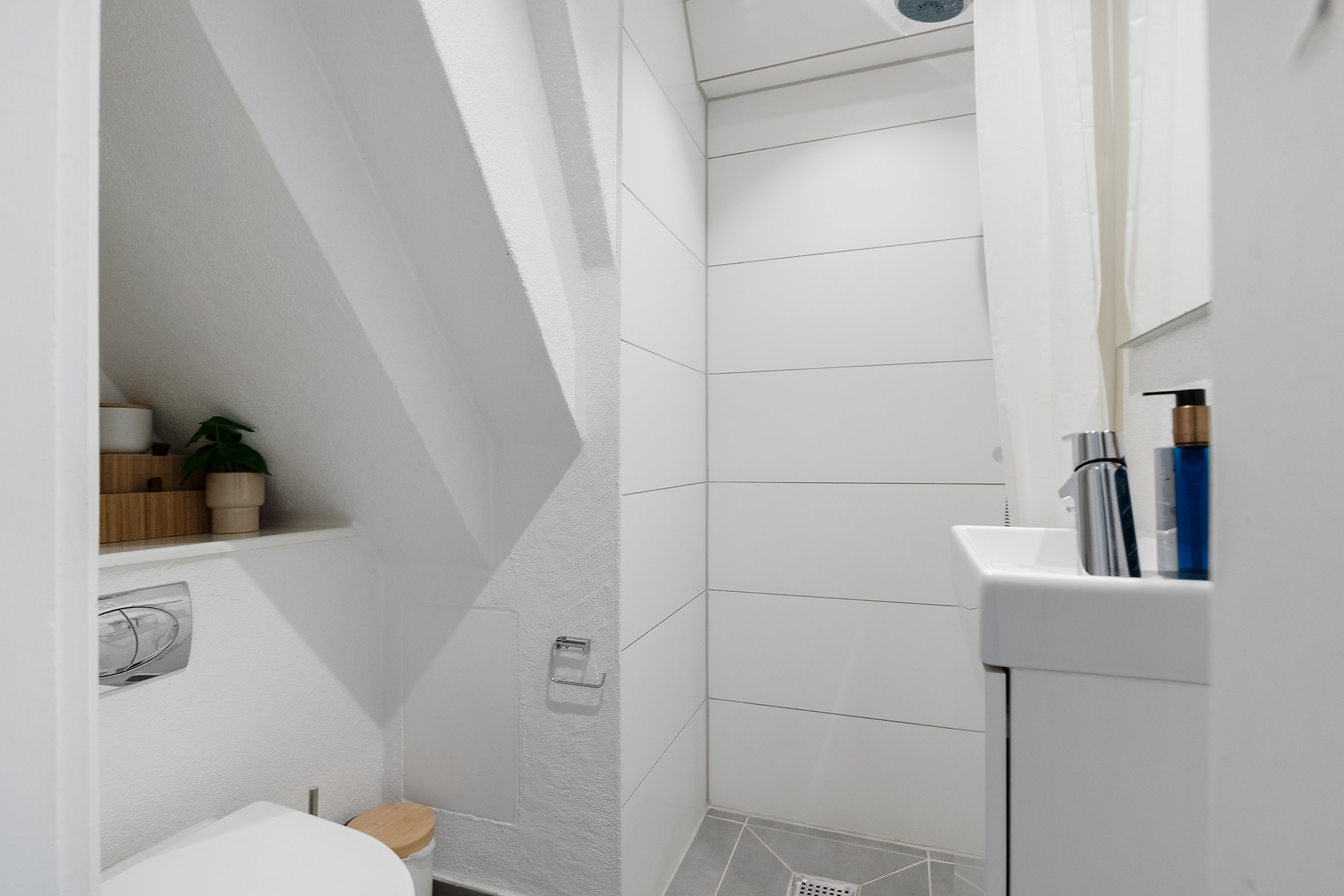 Fremhævet badeværelse billede i fuldskærmstilstand. Billede af Ivar Huitfeldts Gade 25, 4. th., Trøjborg, 8200 Aarhus N