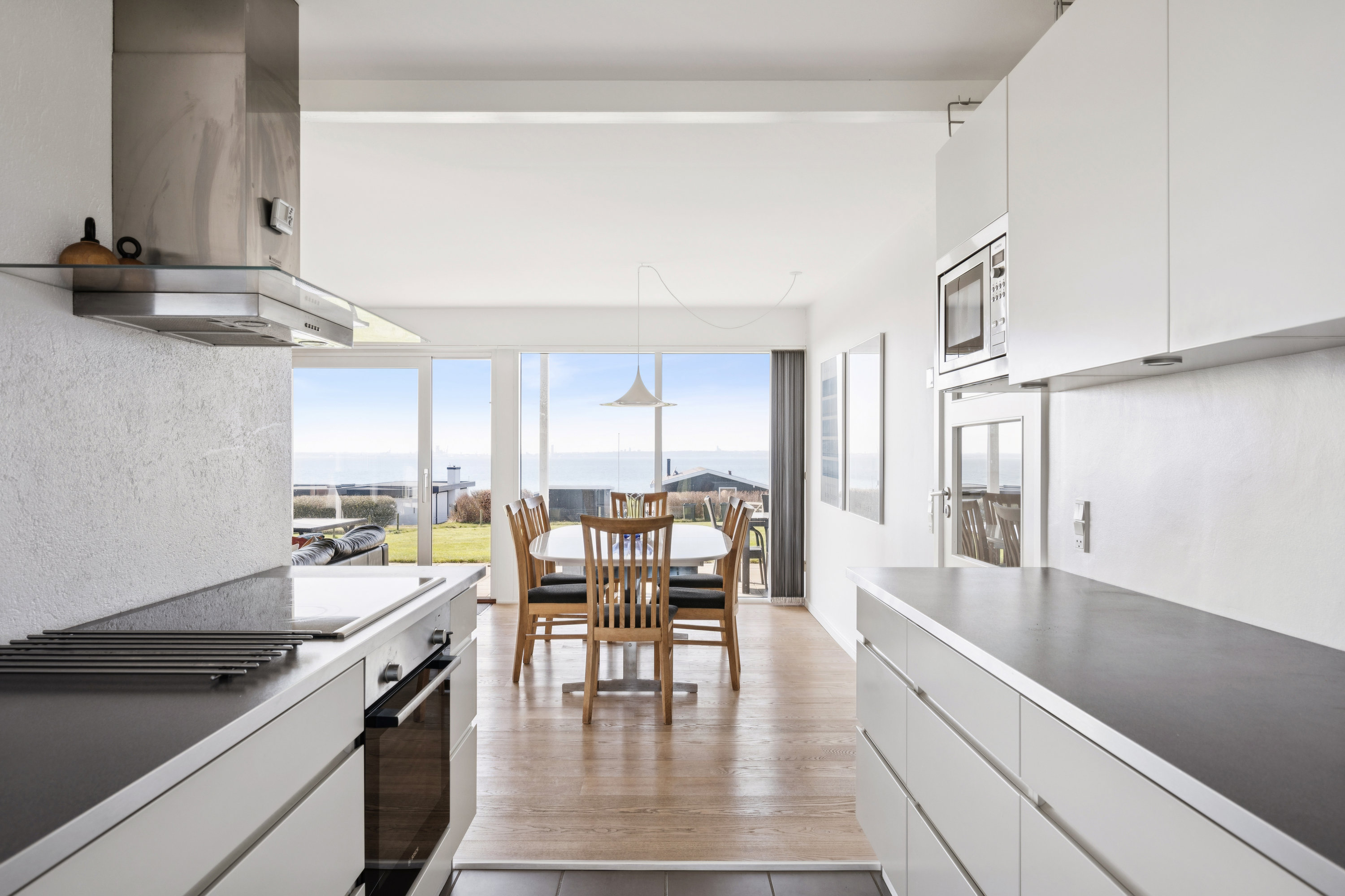 Fremhævet køkken billede i fuldskærmstilstand. Billede af Solbakken 21, Skødshoved Bro, 8420 Knebel