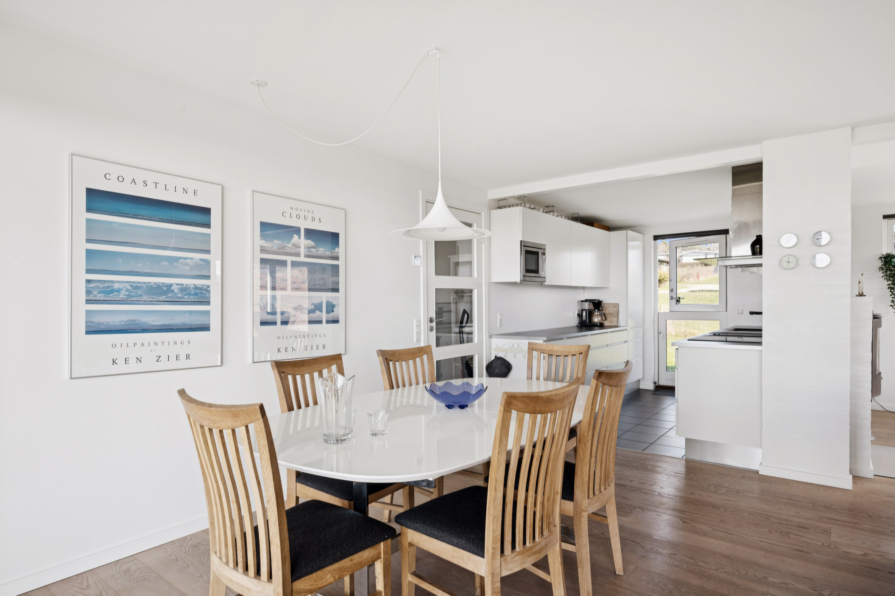 Fremhævet spisestue billede i fuldskærmstilstand. Billede af Solbakken 21, Skødshoved Bro, 8420 Knebel