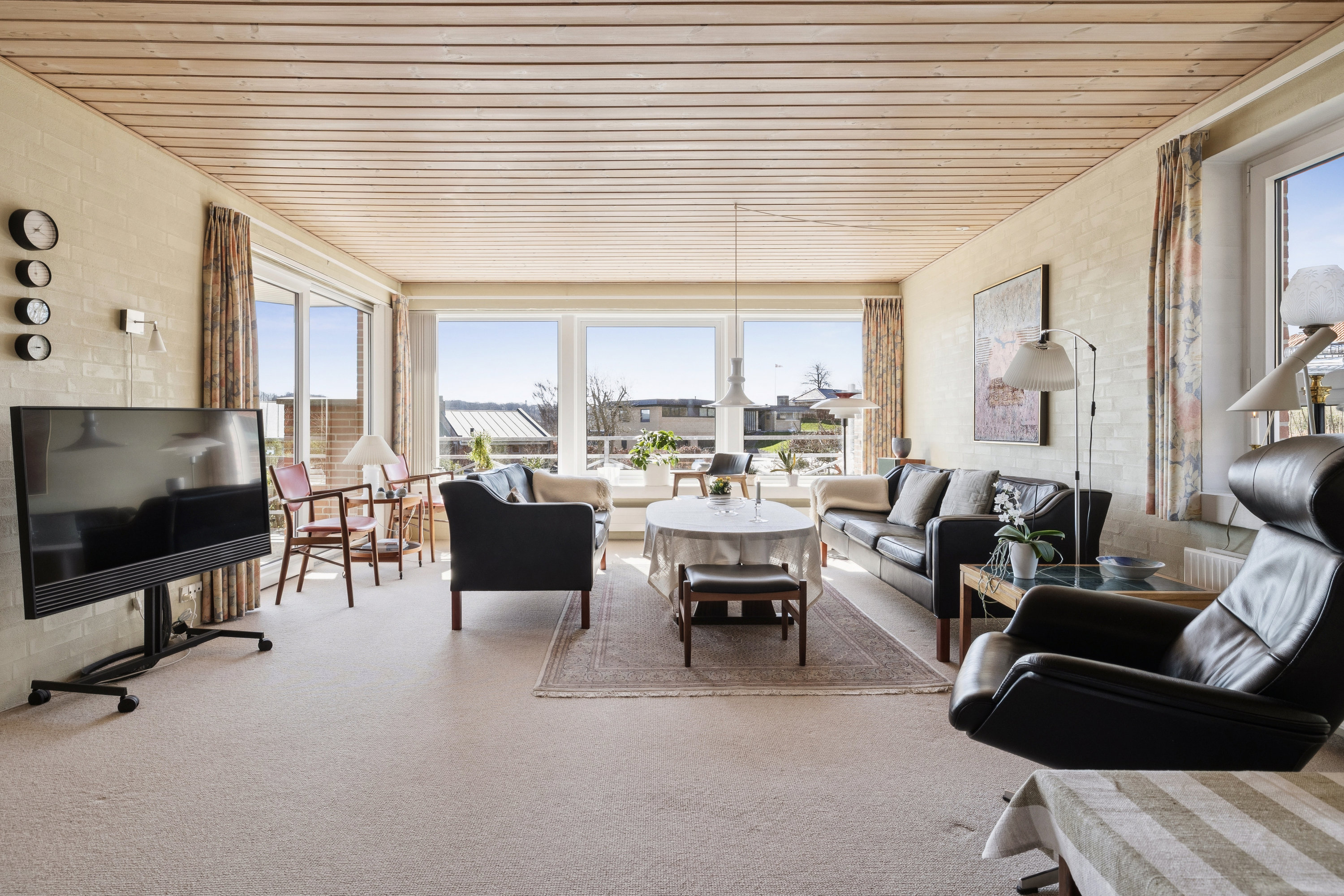 Fremhævet stue billede i fuldskærmstilstand. Billede af Fyrbakken 8, 9500 Hobro