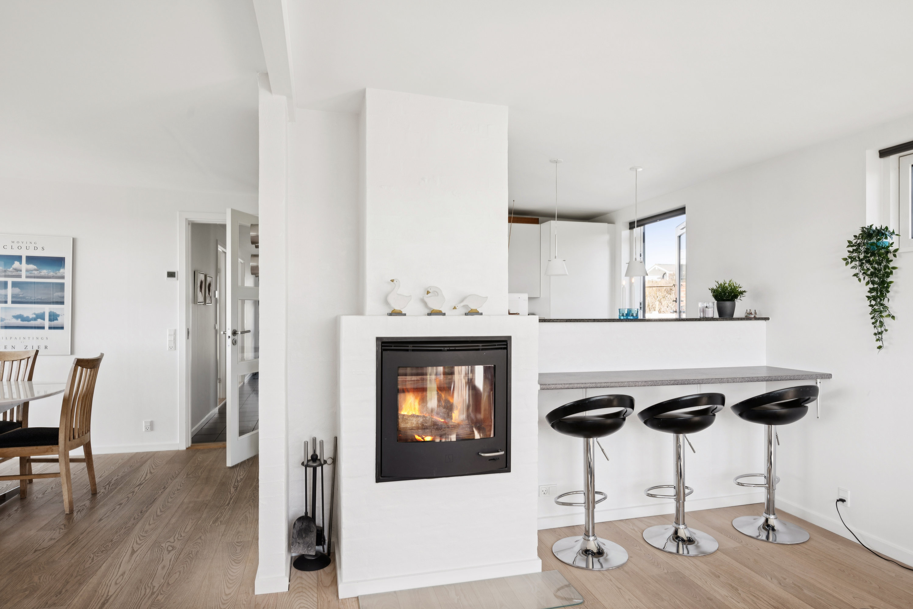 Fremhævet stue billede i fuldskærmstilstand. Billede af Solbakken 21, Skødshoved Bro, 8420 Knebel