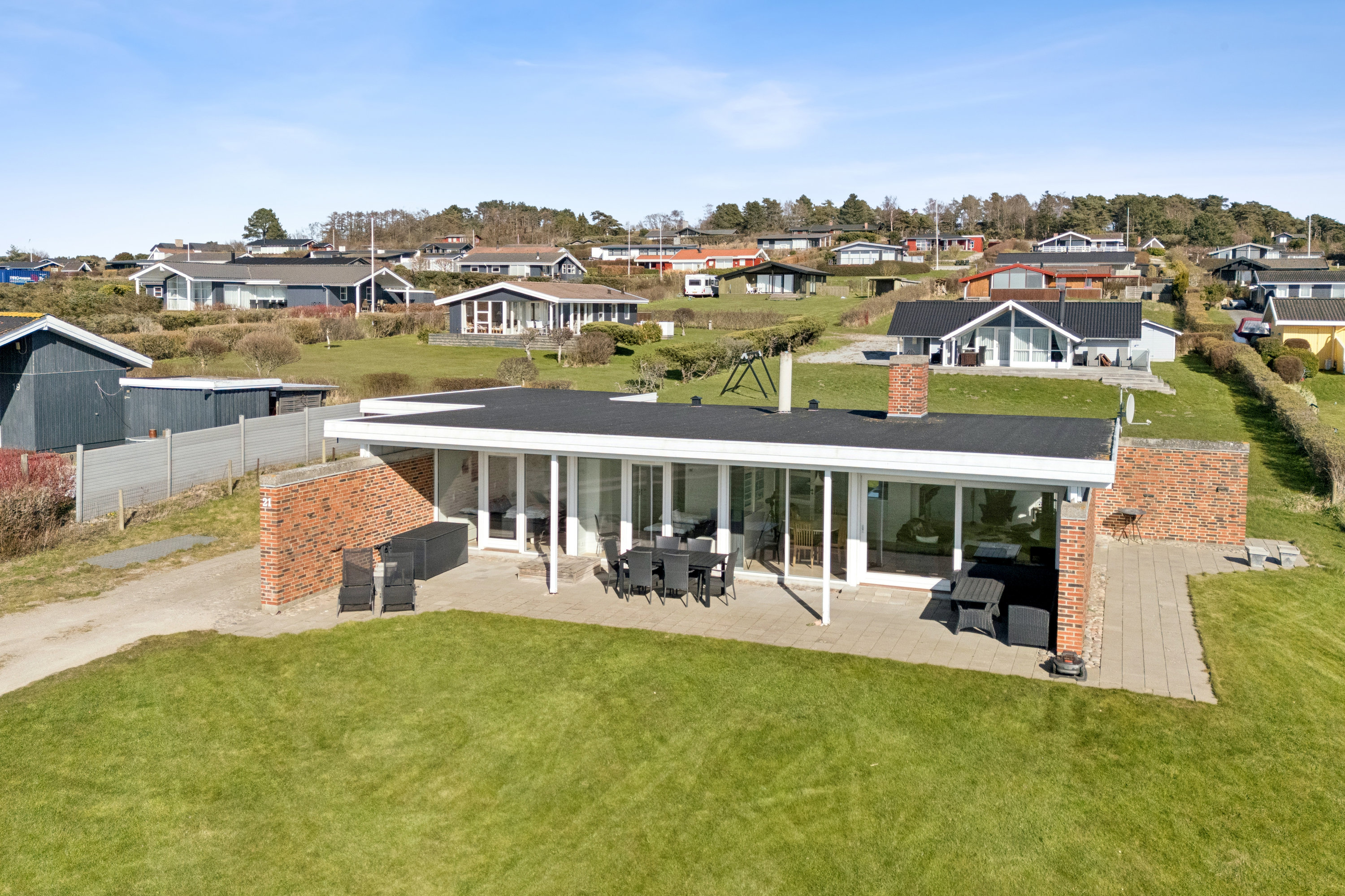 Fremhævet andet billede i fuldskærmstilstand. Billede af Solbakken 21, Skødshoved Bro, 8420 Knebel