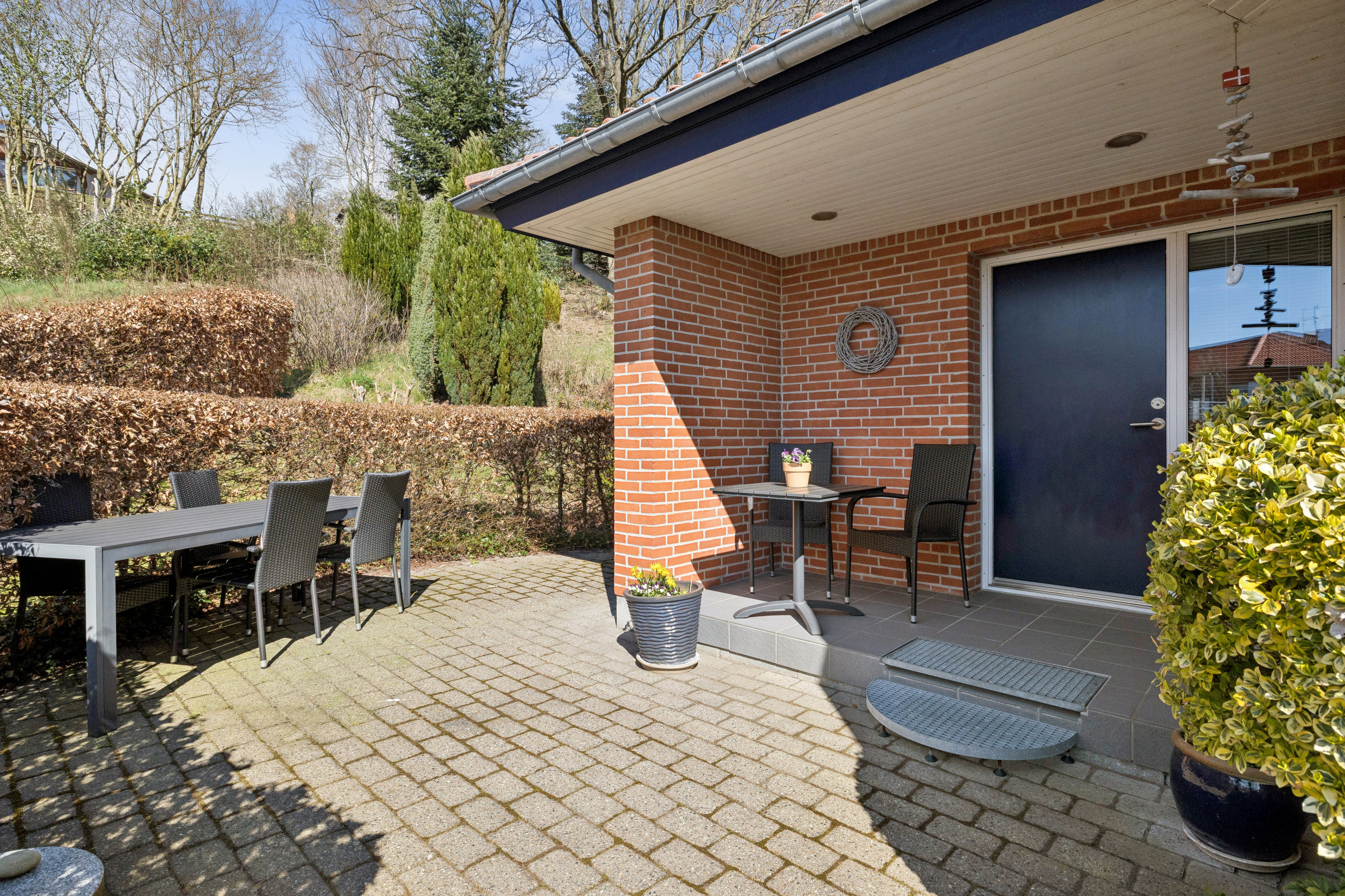 Fremhævet terrasse billede i fuldskærmstilstand. Billede af Fyrbakken 8, 9500 Hobro