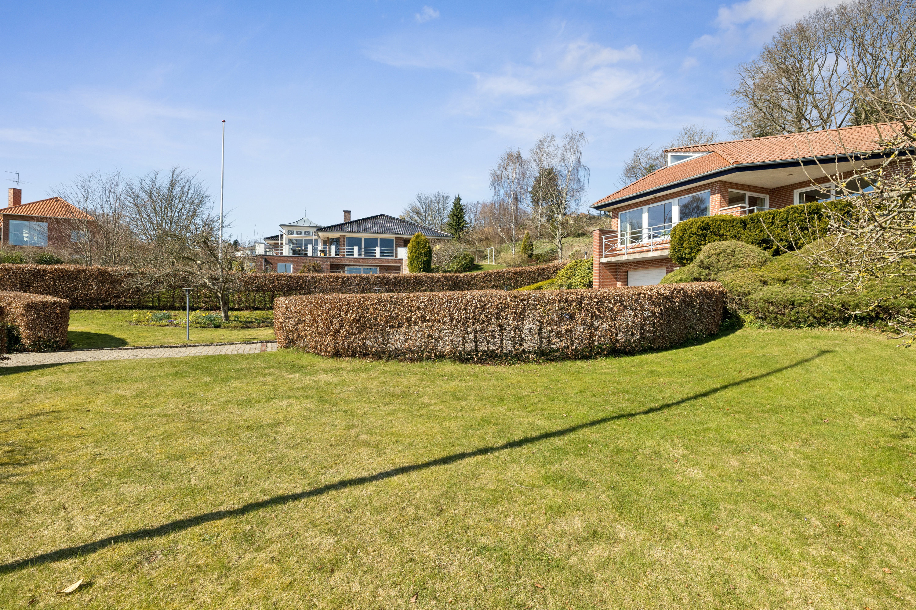 Fremhævet have billede i fuldskærmstilstand. Billede af Fyrbakken 8, 9500 Hobro