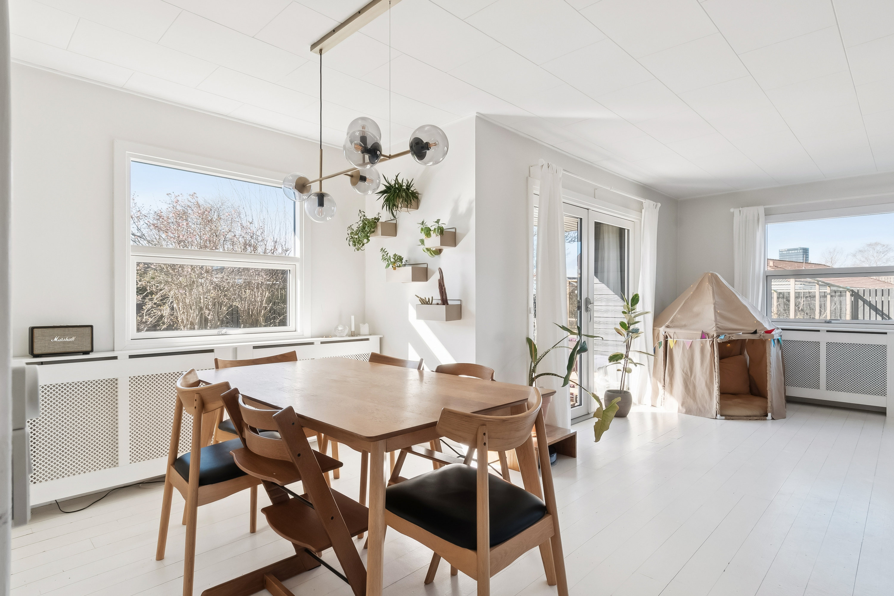 Fremhævet stue billede i fuldskærmstilstand. Billede af Marslevvej 2, 2770 Kastrup