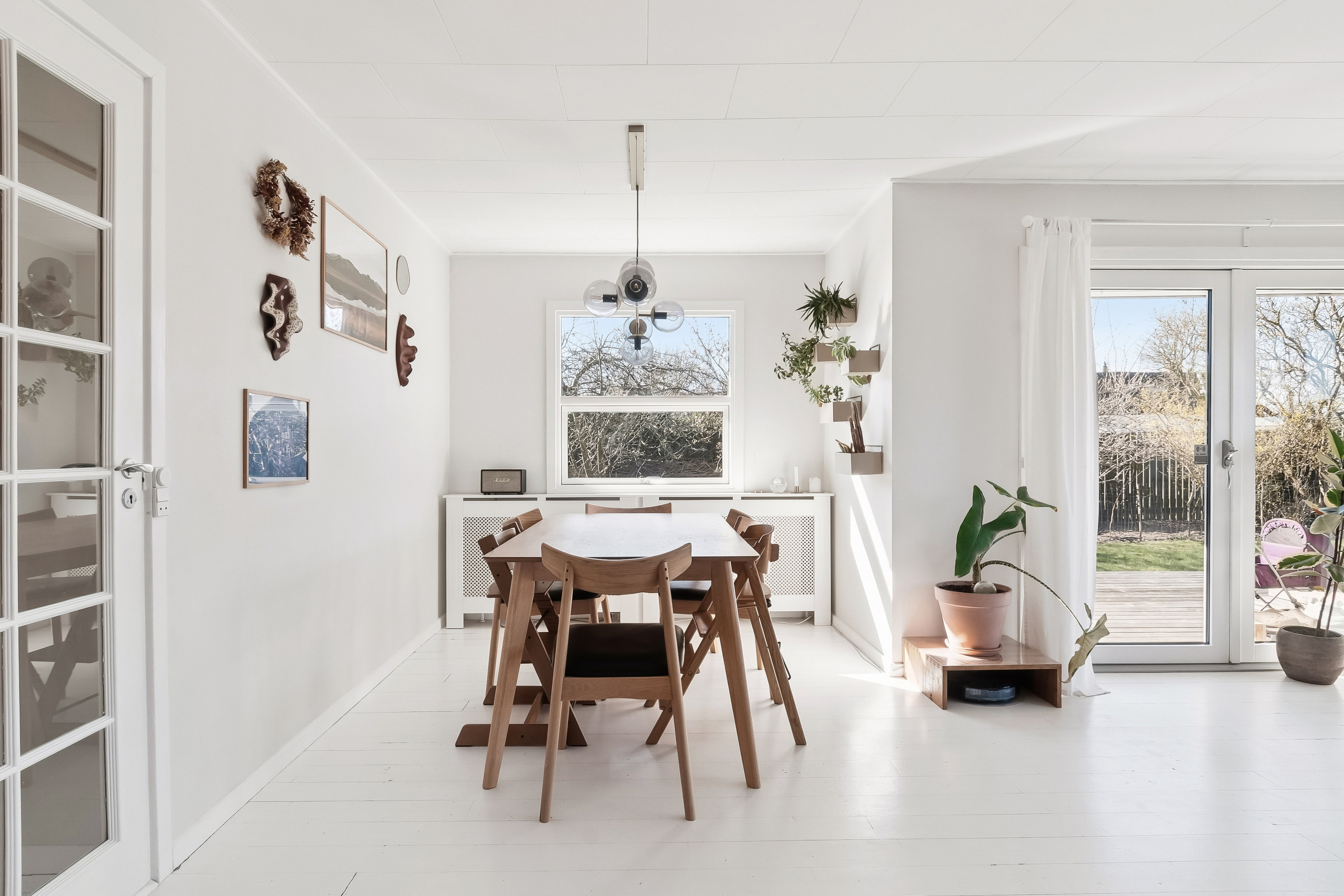 Fremhævet stue billede i fuldskærmstilstand. Billede af Marslevvej 2, 2770 Kastrup