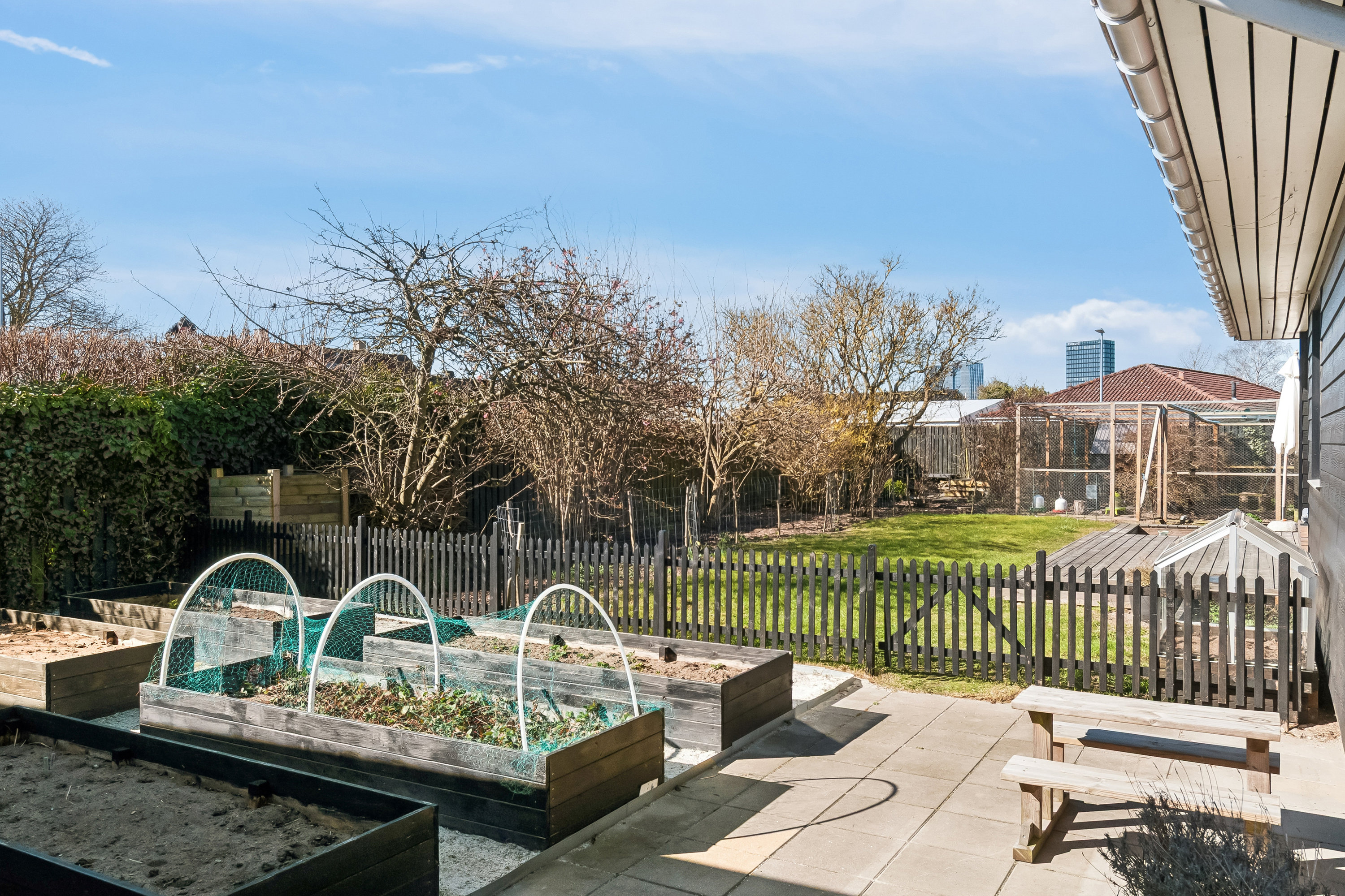 Fremhævet terrasse billede i fuldskærmstilstand. Billede af Marslevvej 2, 2770 Kastrup