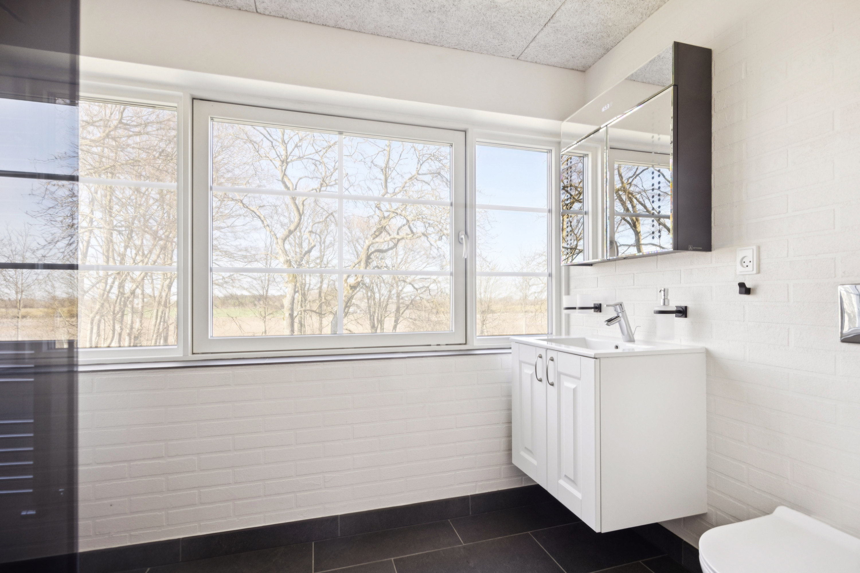 Fremhævet badeværelse billede i fuldskærmstilstand. Billede af Uggerhalnevej 75, Grindsted, 9310 Vodskov