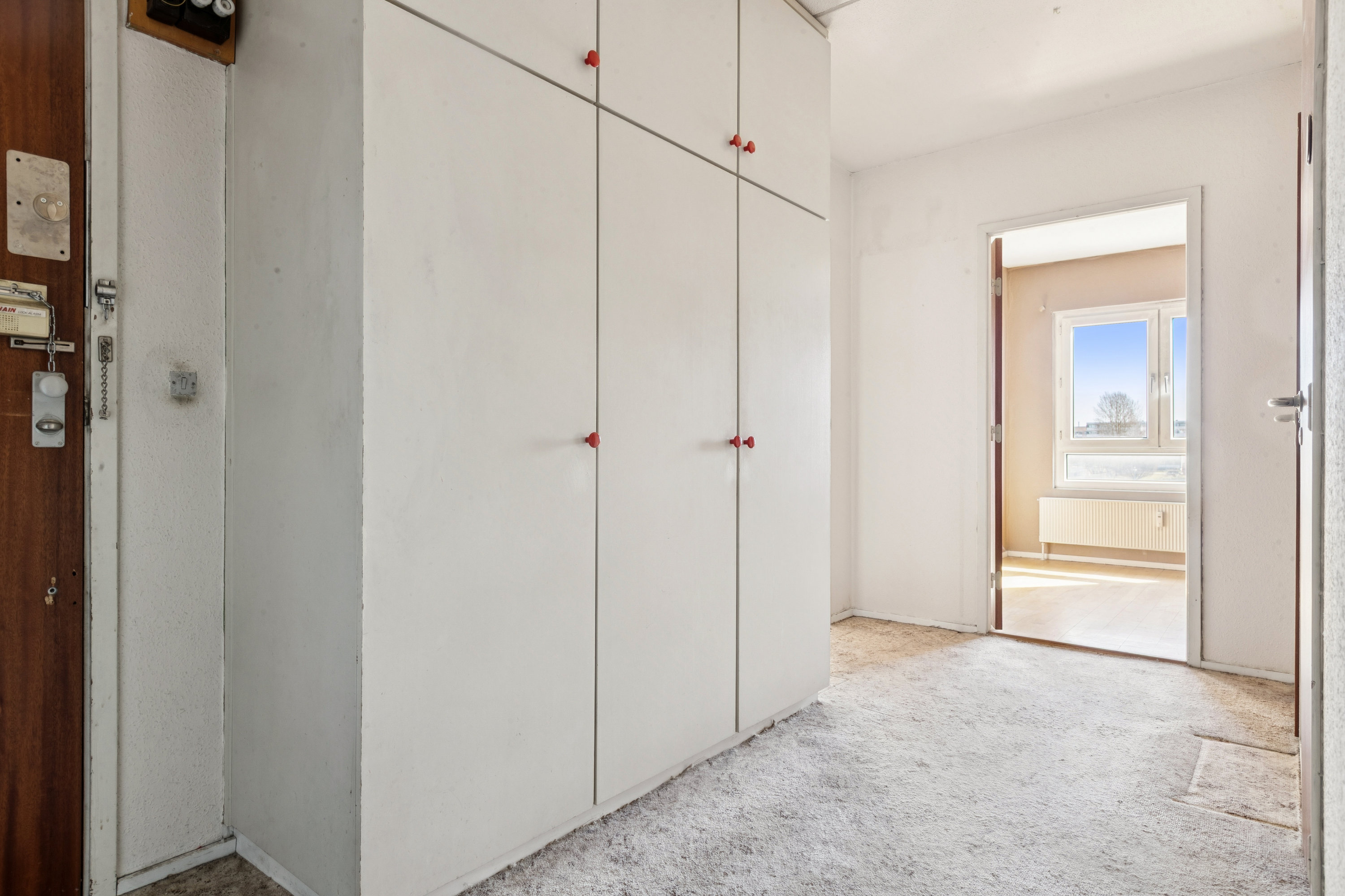 Fremhævet gang billede i fuldskærmstilstand. Billede af Vejlegårdsparken 88, 2. tv., 2665 Vallensbæk Strand