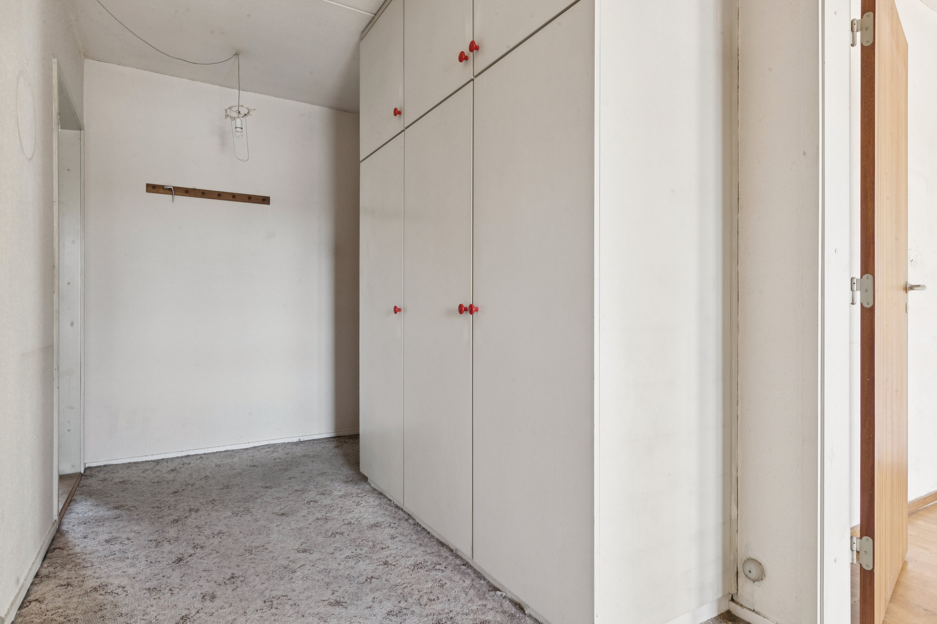 Fremhævet gang billede i fuldskærmstilstand. Billede af Vejlegårdsparken 88, 2. tv., 2665 Vallensbæk Strand