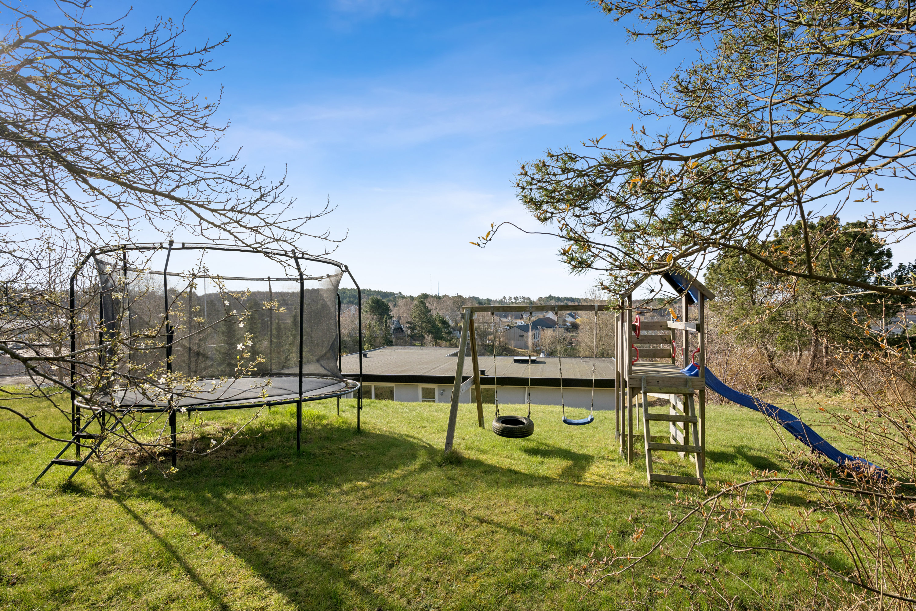 Fremhævet have billede i fuldskærmstilstand. Billede af Skansebakken 8, 8400 Ebeltoft