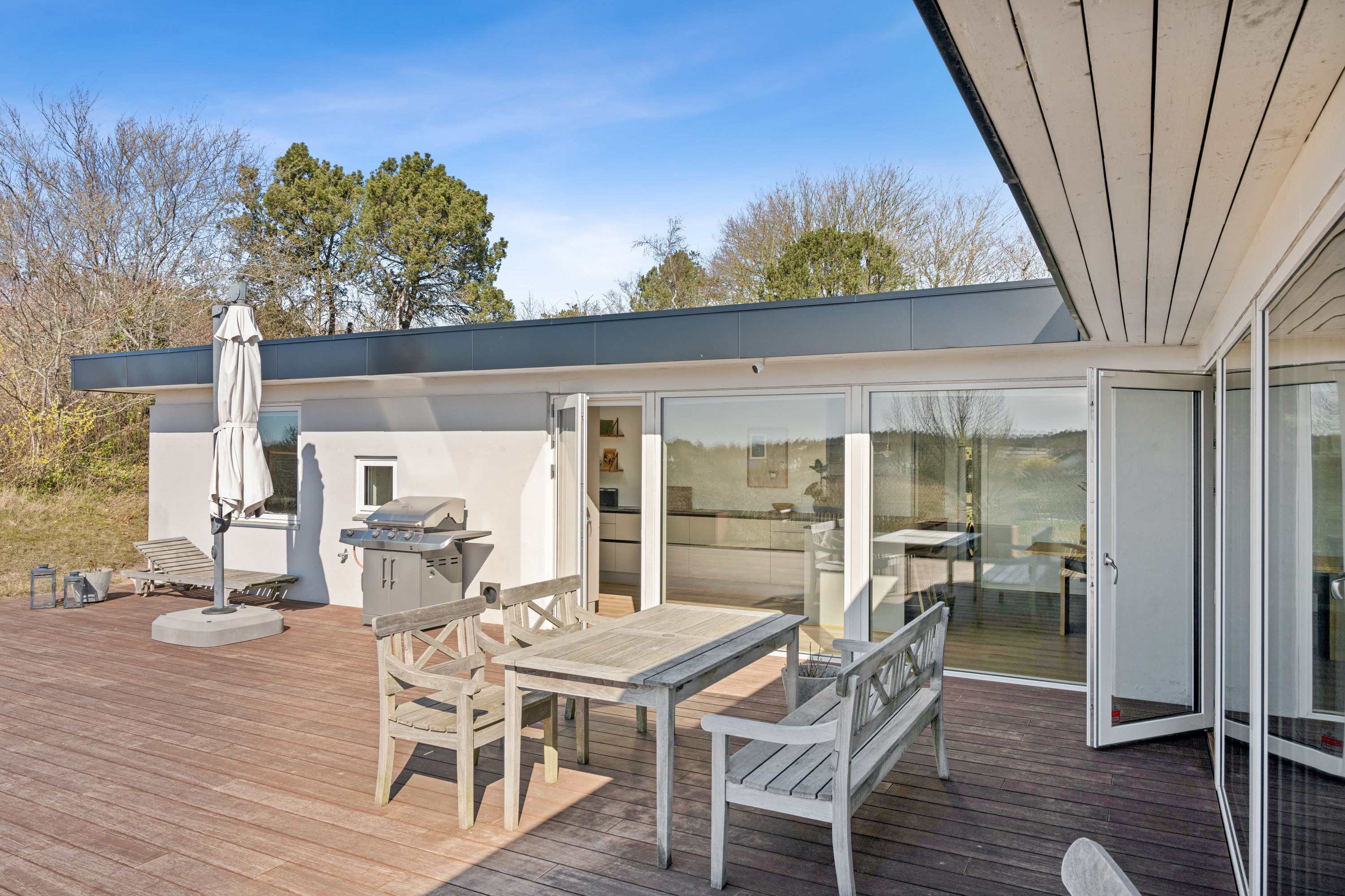 Fremhævet terrasse billede i fuldskærmstilstand. Billede af Skansebakken 8, 8400 Ebeltoft