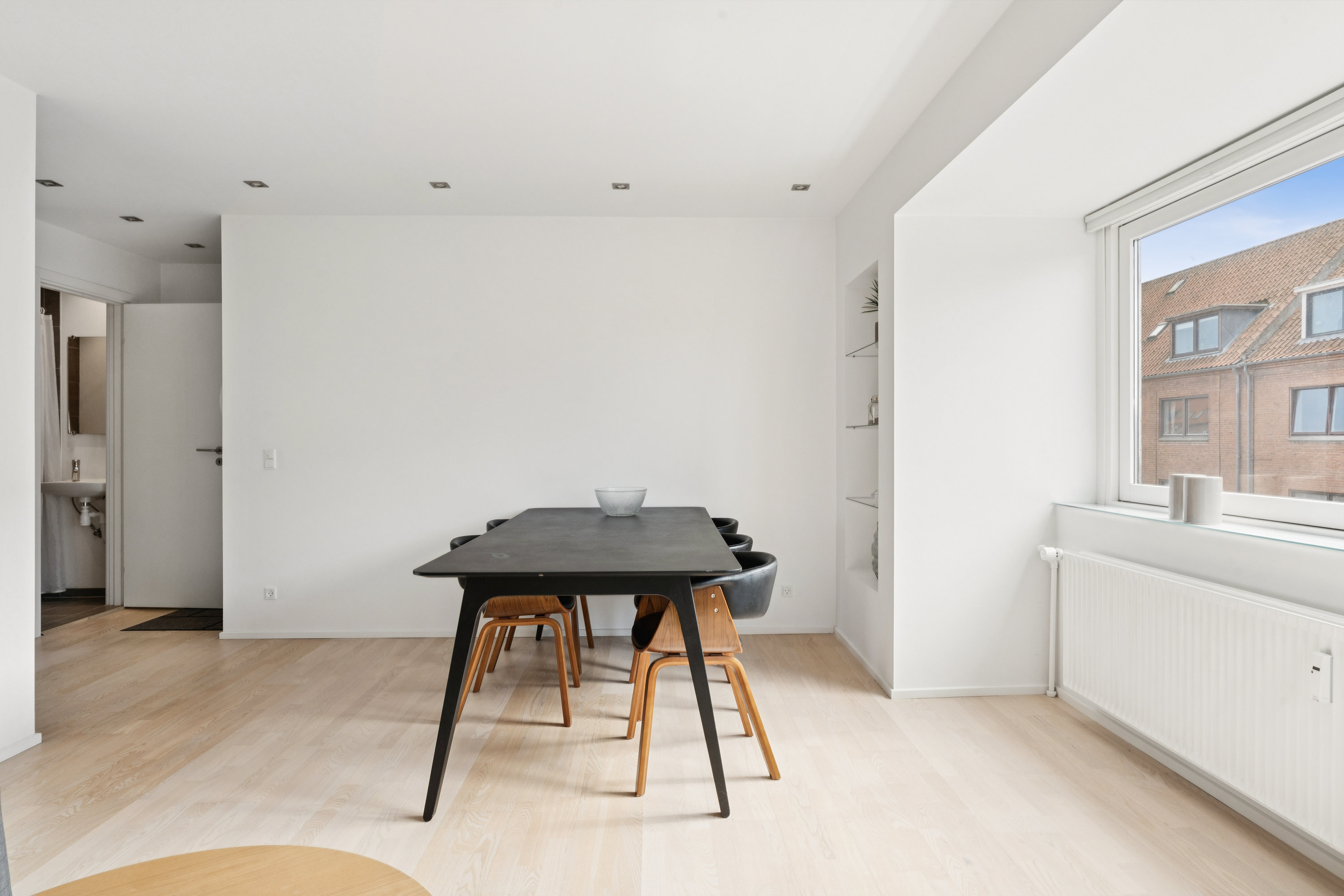 Fremhævet stue billede i fuldskærmstilstand. Billede af Herluf Trolles Gade 32, 3. tv., 9000 Aalborg