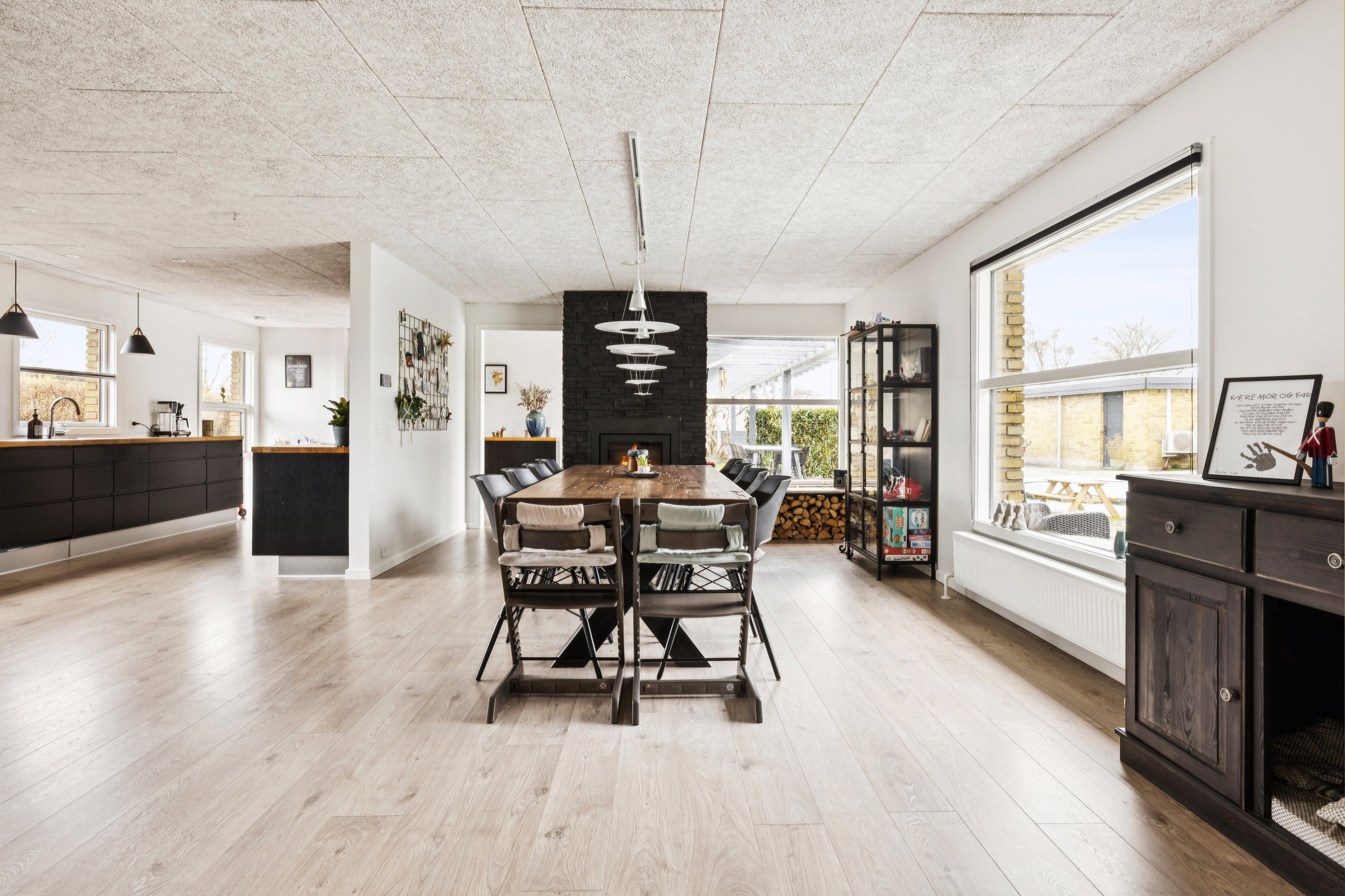 Fremhævet stue billede i fuldskærmstilstand. Billede af Vesterled 24, 7850 Stoholm Jyll