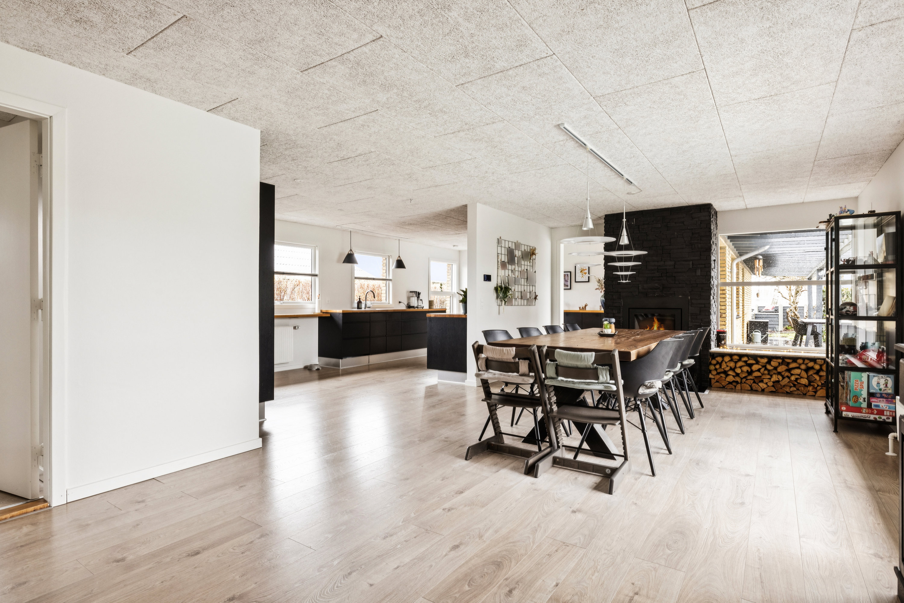 Fremhævet stue billede i fuldskærmstilstand. Billede af Vesterled 24, 7850 Stoholm Jyll