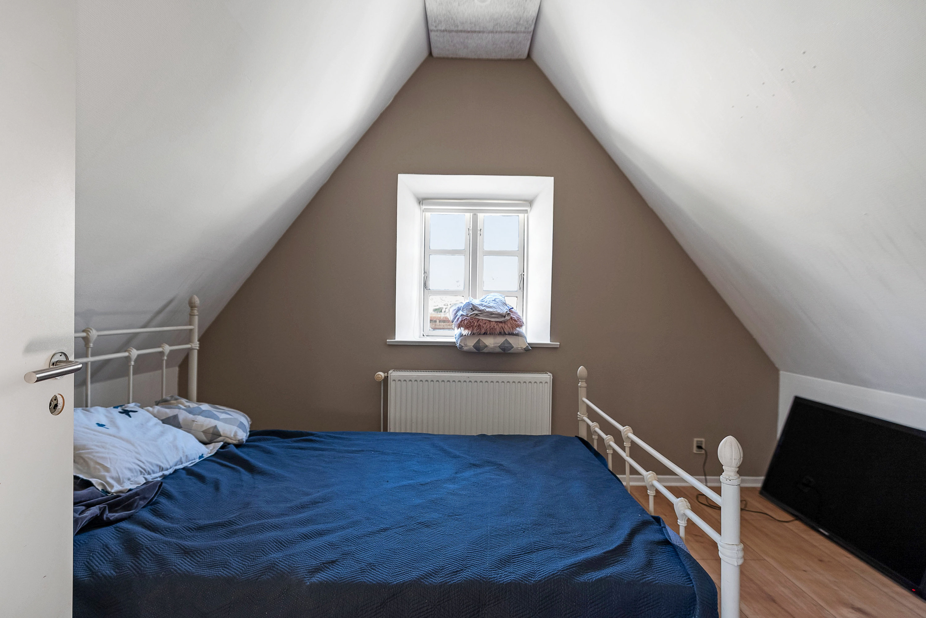 Fremhævet soveværelse billede i fuldskærmstilstand. Billede af Akkerupvej 31, 5683 Haarby