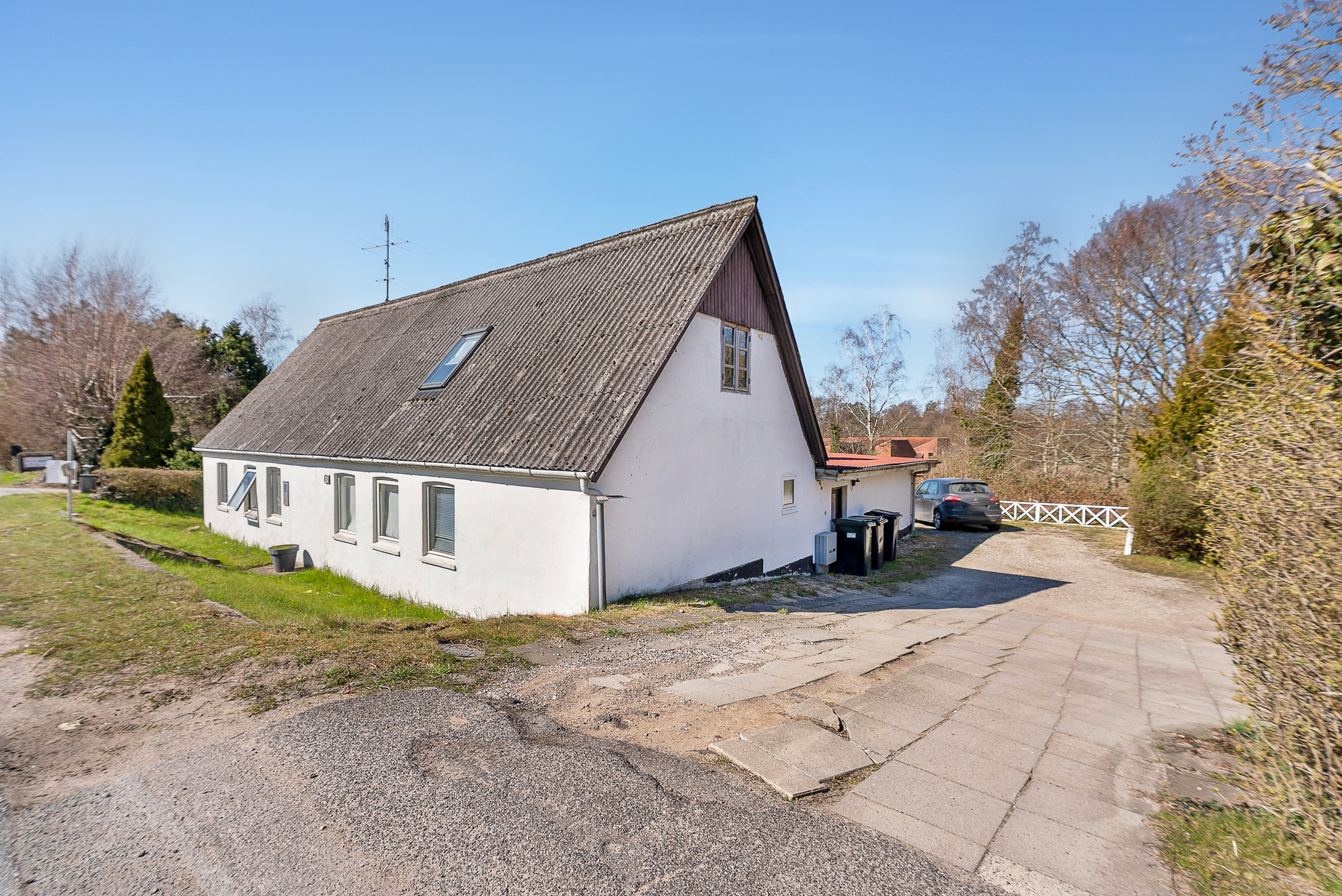 Fremhævet facade billede i fuldskærmstilstand. Billede af Akkerupvej 31, 5683 Haarby