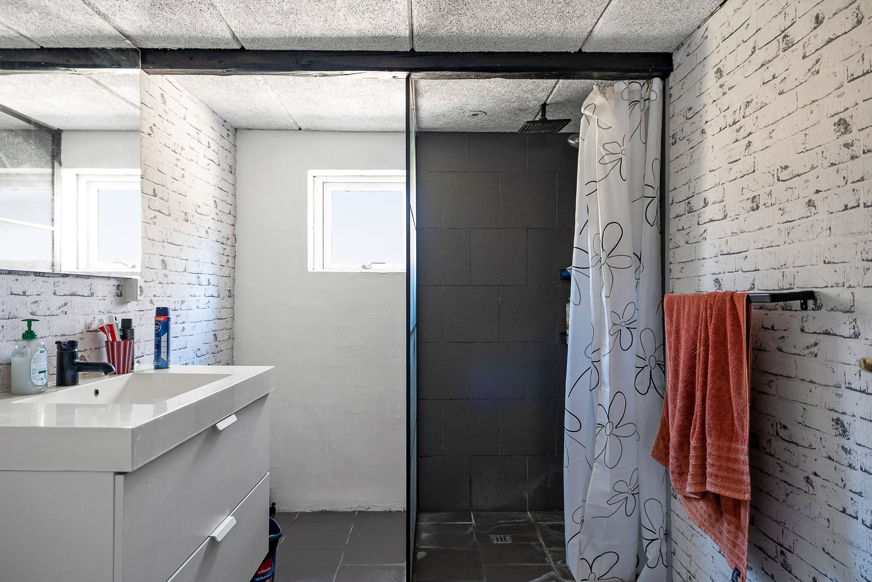 Fremhævet badeværelse billede i fuldskærmstilstand. Billede af Akkerupvej 31, 5683 Haarby