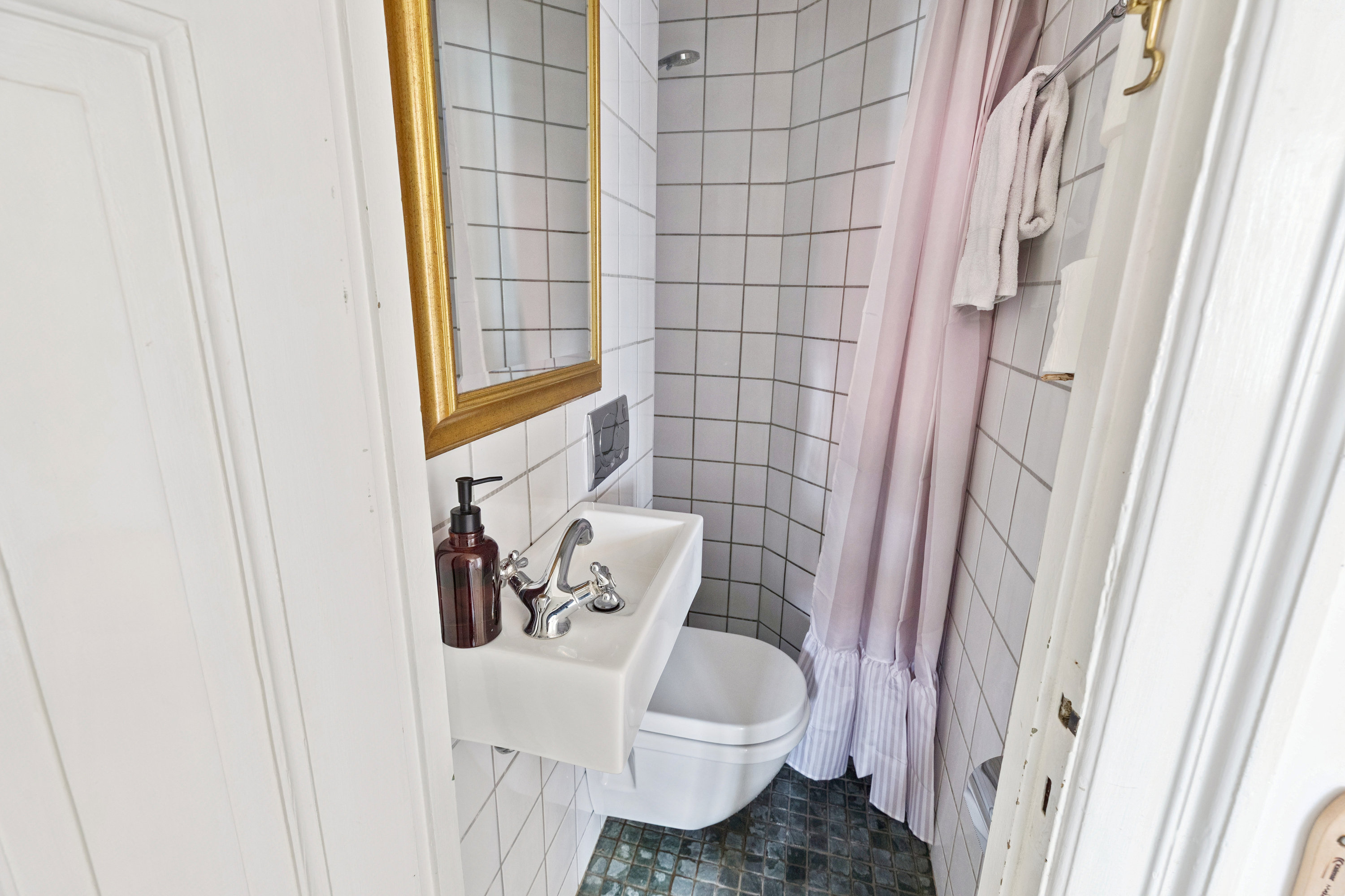 Fremhævet badeværelse billede i fuldskærmstilstand. Billede af Jydeholmen 13A, 1. th., 2720 Vanløse