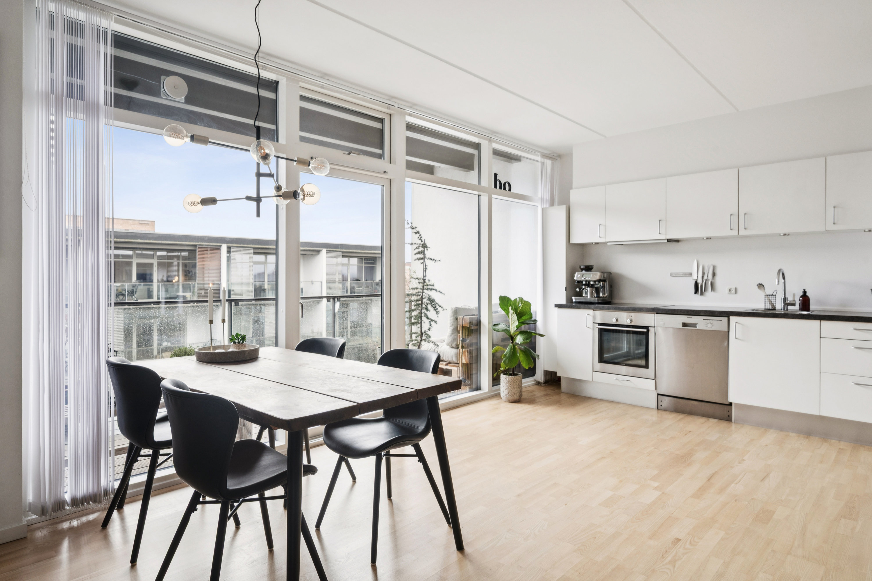 Fremhævet køkken billede i fuldskærmstilstand. Billede af Finderupvej 9, 3. 4., 8000 Aarhus C