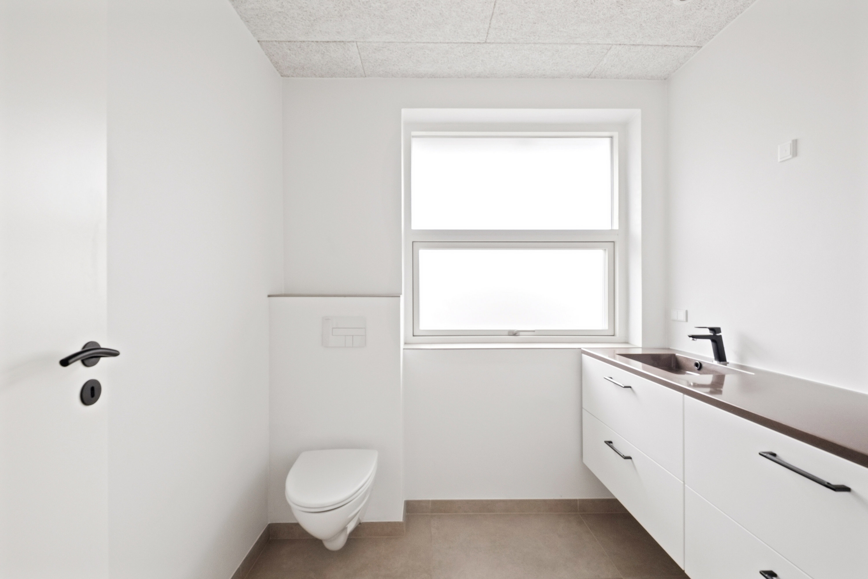 Fremhævet badeværelse billede i fuldskærmstilstand. Billede af Petersvej 10, 9800 Hjørring