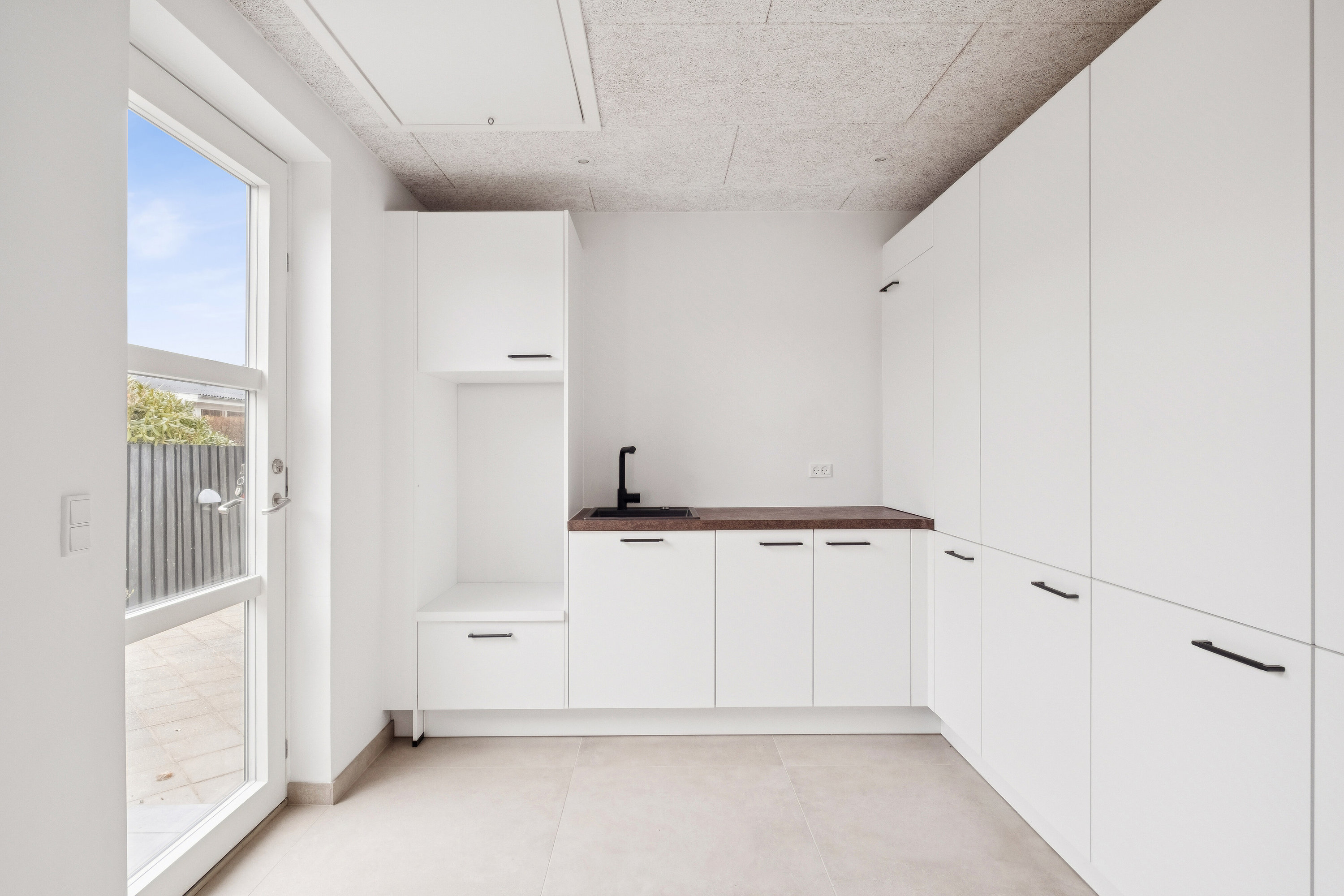 Fremhævet køkken billede i fuldskærmstilstand. Billede af Petersvej 10, 9800 Hjørring