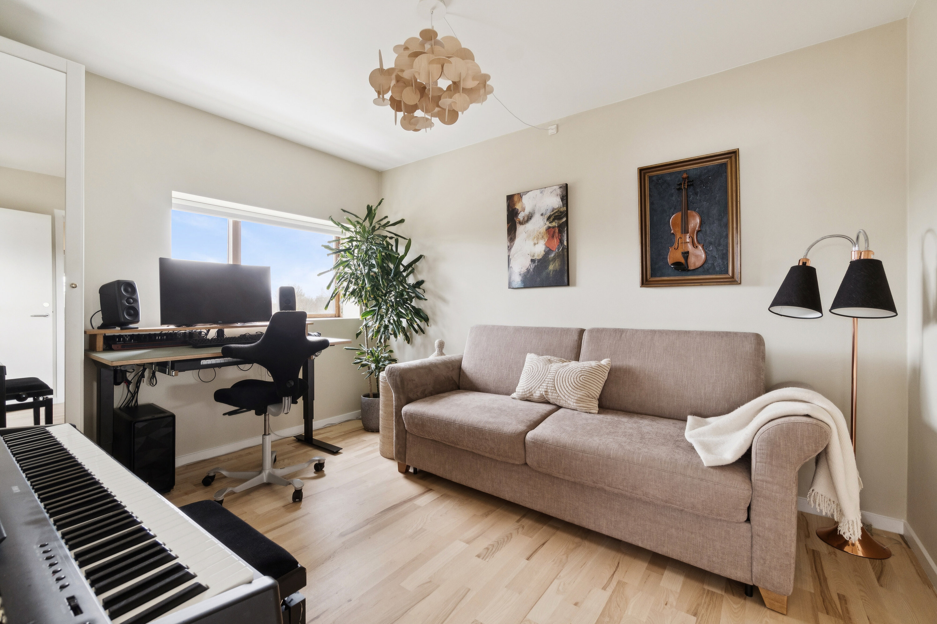 Fremhævet arbejdsværelse billede i fuldskærmstilstand. Billede af Artillerivej 112, 3. th., 2300 København S