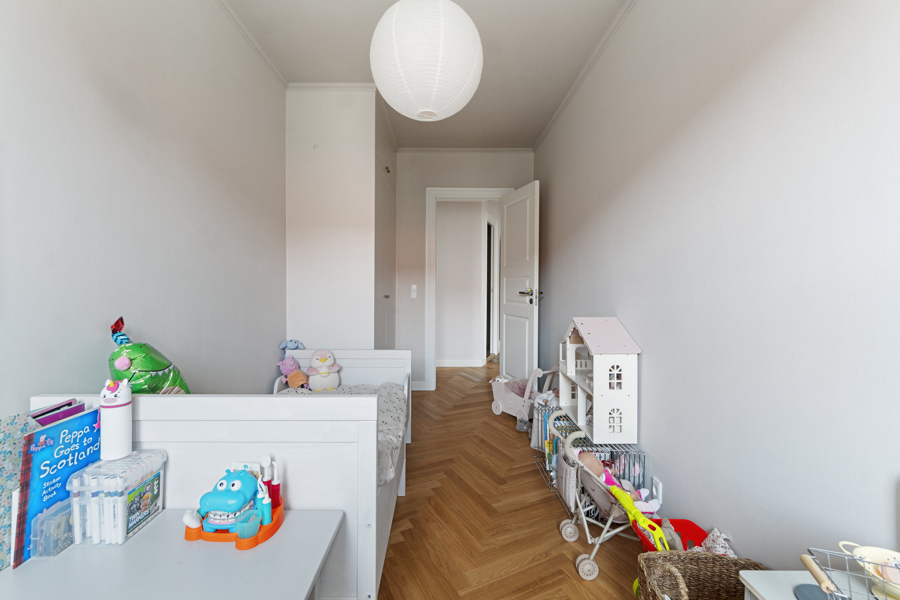 Fremhævet børneværelse billede i fuldskærmstilstand. Billede af Ålandsgade 43, 4. tv., 2300 København S