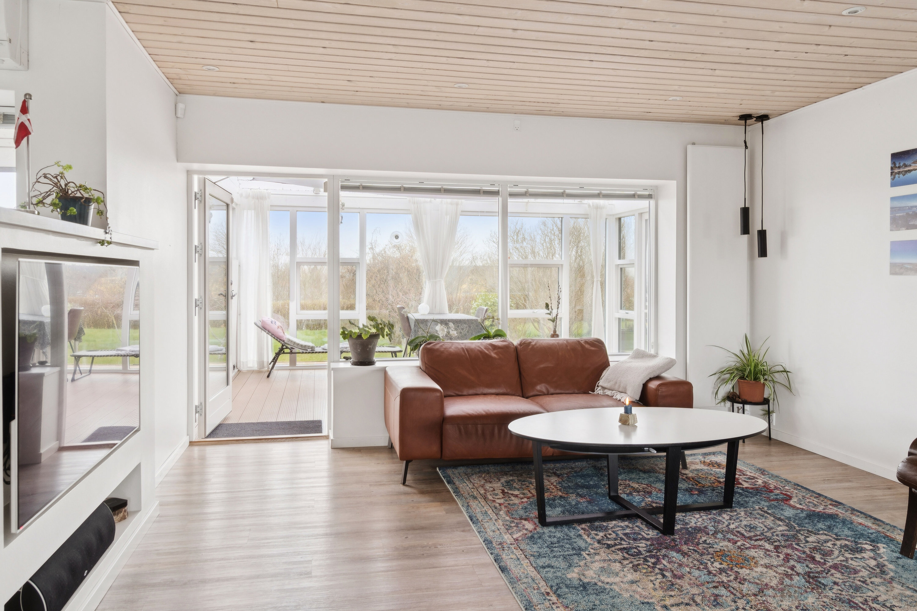 Fremhævet stue billede i fuldskærmstilstand. Billede af Søren Andreasensvej 21, 4540 Fårevejle