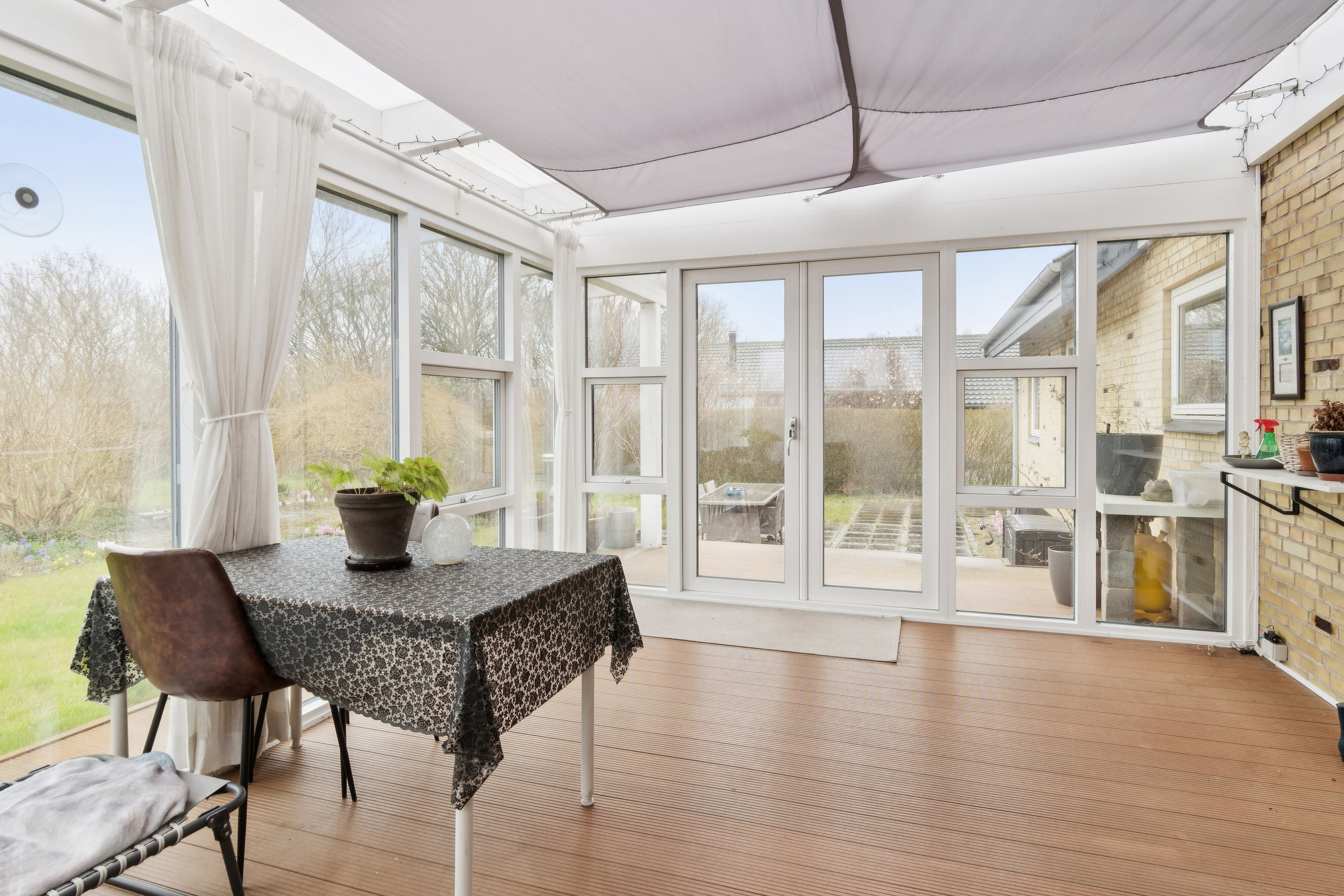 Fremhævet udestue billede i fuldskærmstilstand. Billede af Søren Andreasensvej 21, 4540 Fårevejle