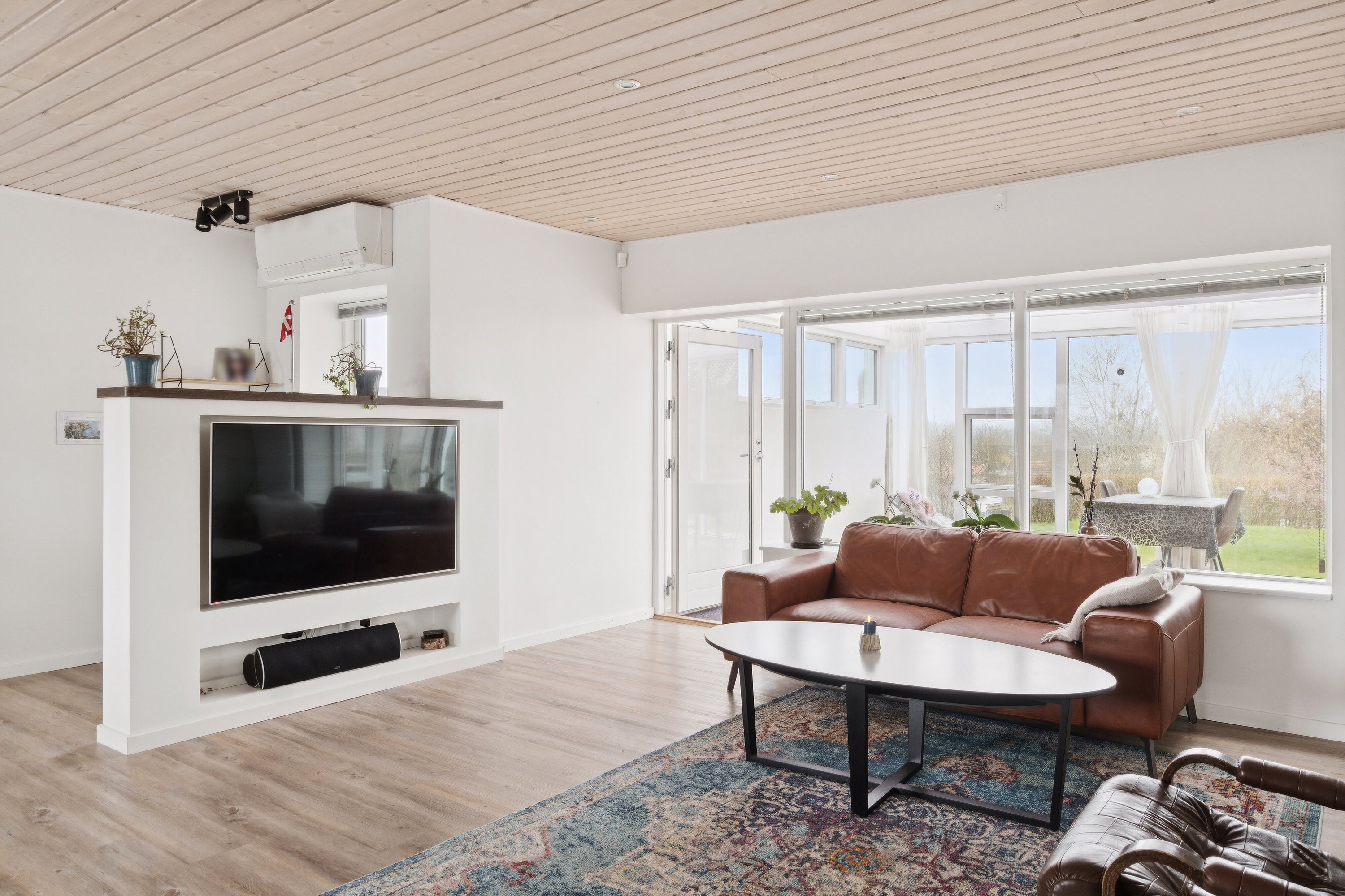 Fremhævet stue billede i fuldskærmstilstand. Billede af Søren Andreasensvej 21, 4540 Fårevejle