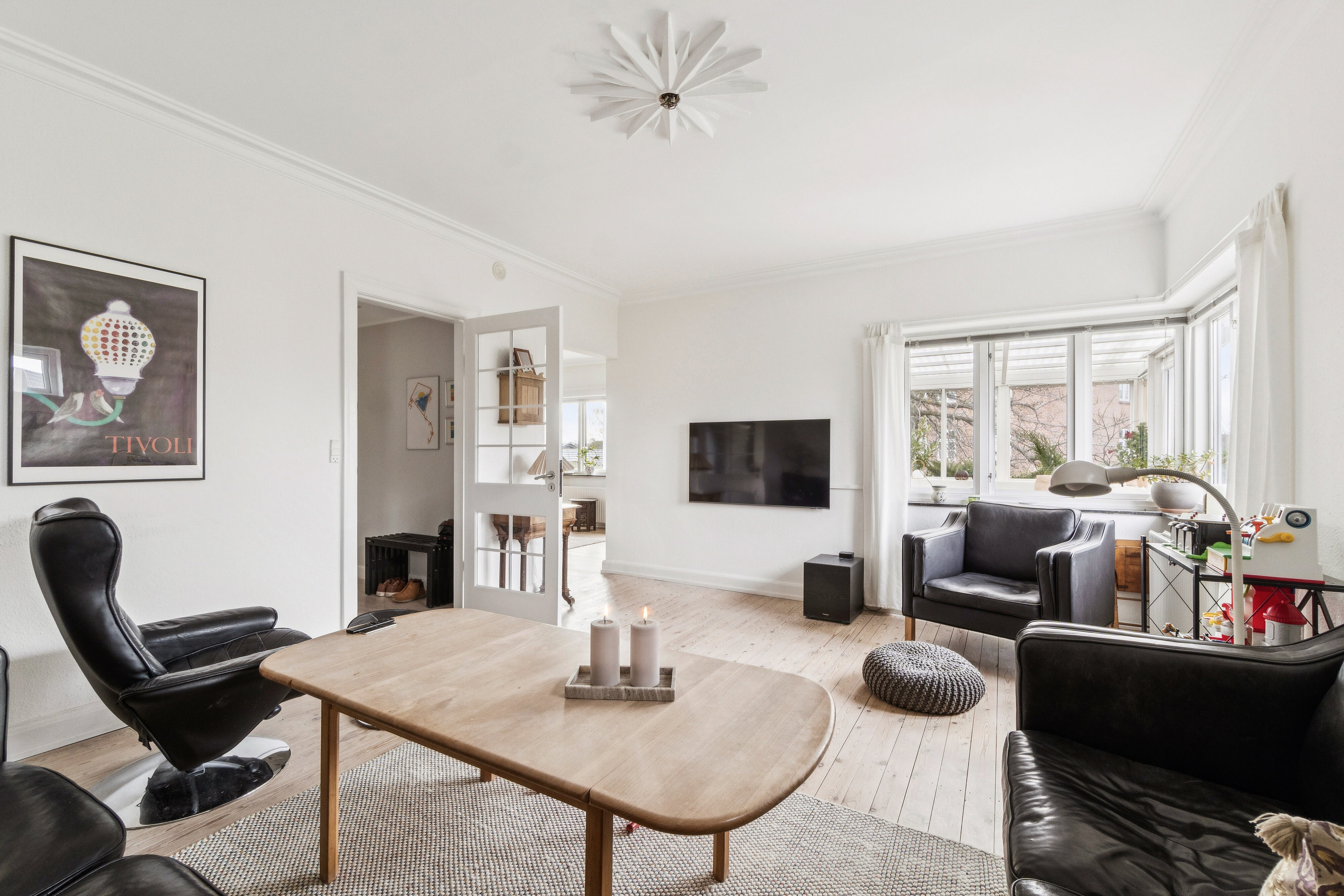 Fremhævet stue billede i fuldskærmstilstand. Billede af Roselillevej 40, 2300 København S