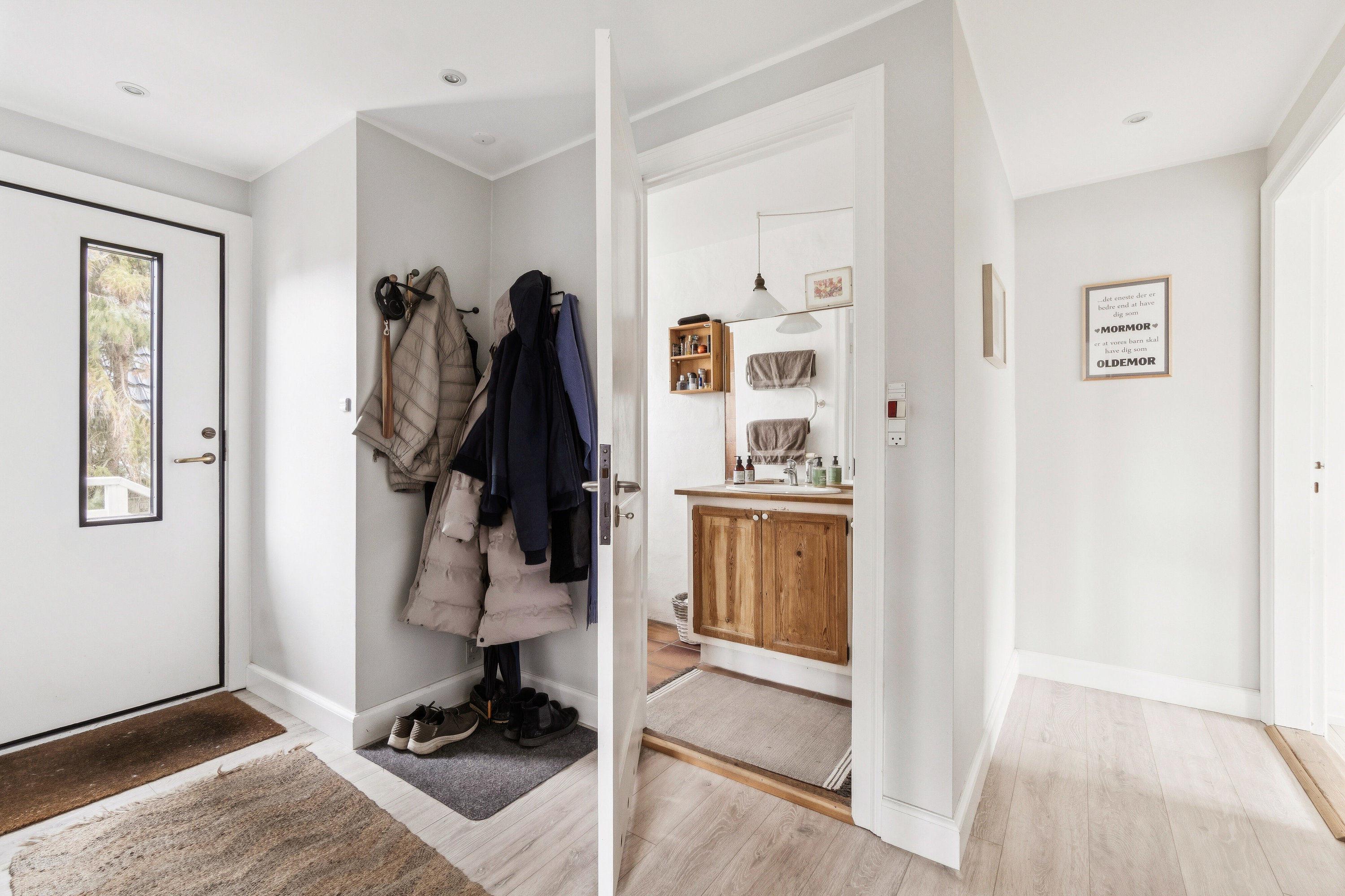 Fremhævet gang billede i fuldskærmstilstand. Billede af Roselillevej 40, 2300 København S