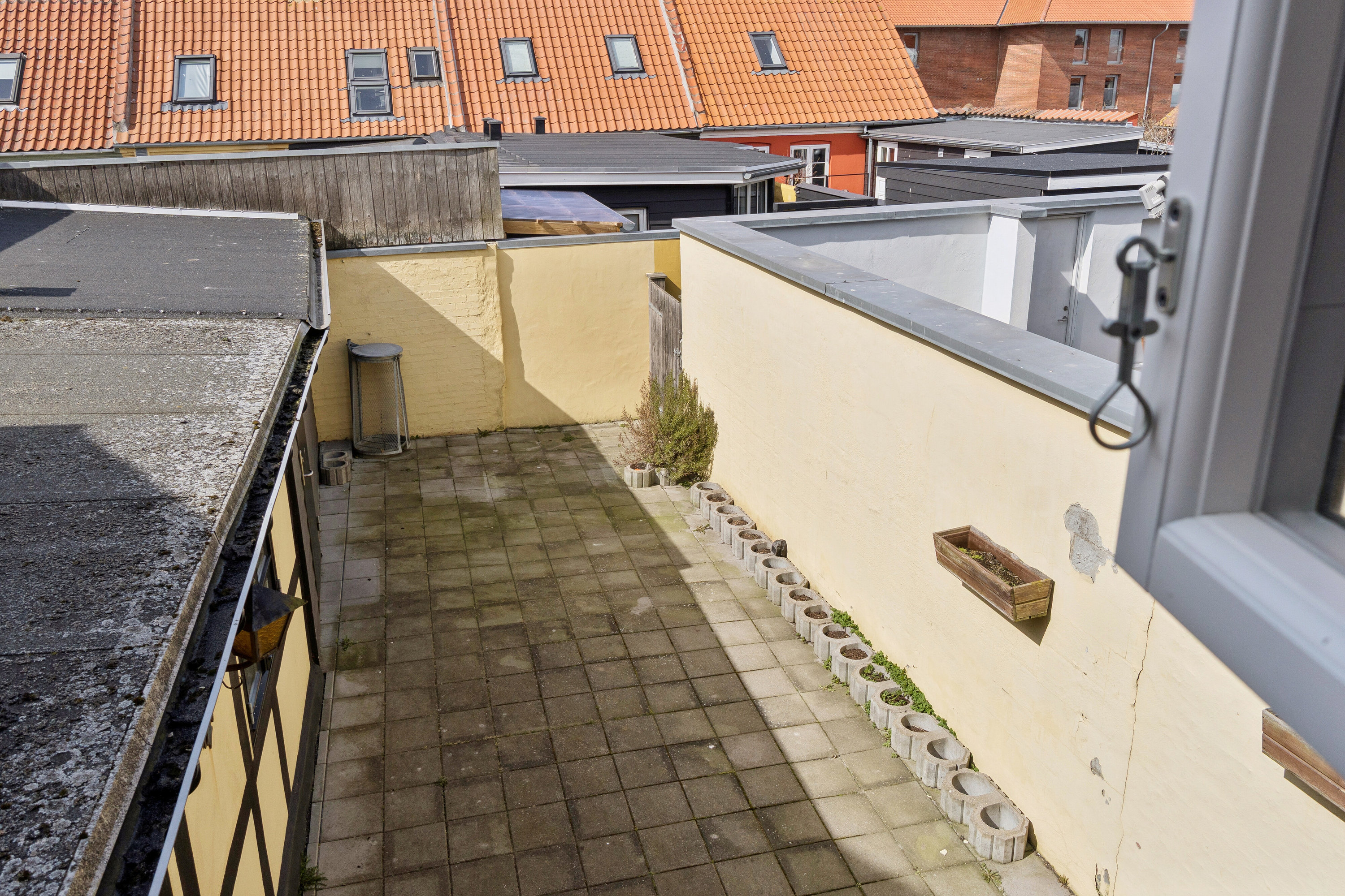 Fremhævet udendørs billede i fuldskærmstilstand. Billede af Store Torvegade 63, Rønne, 3700 Rønne