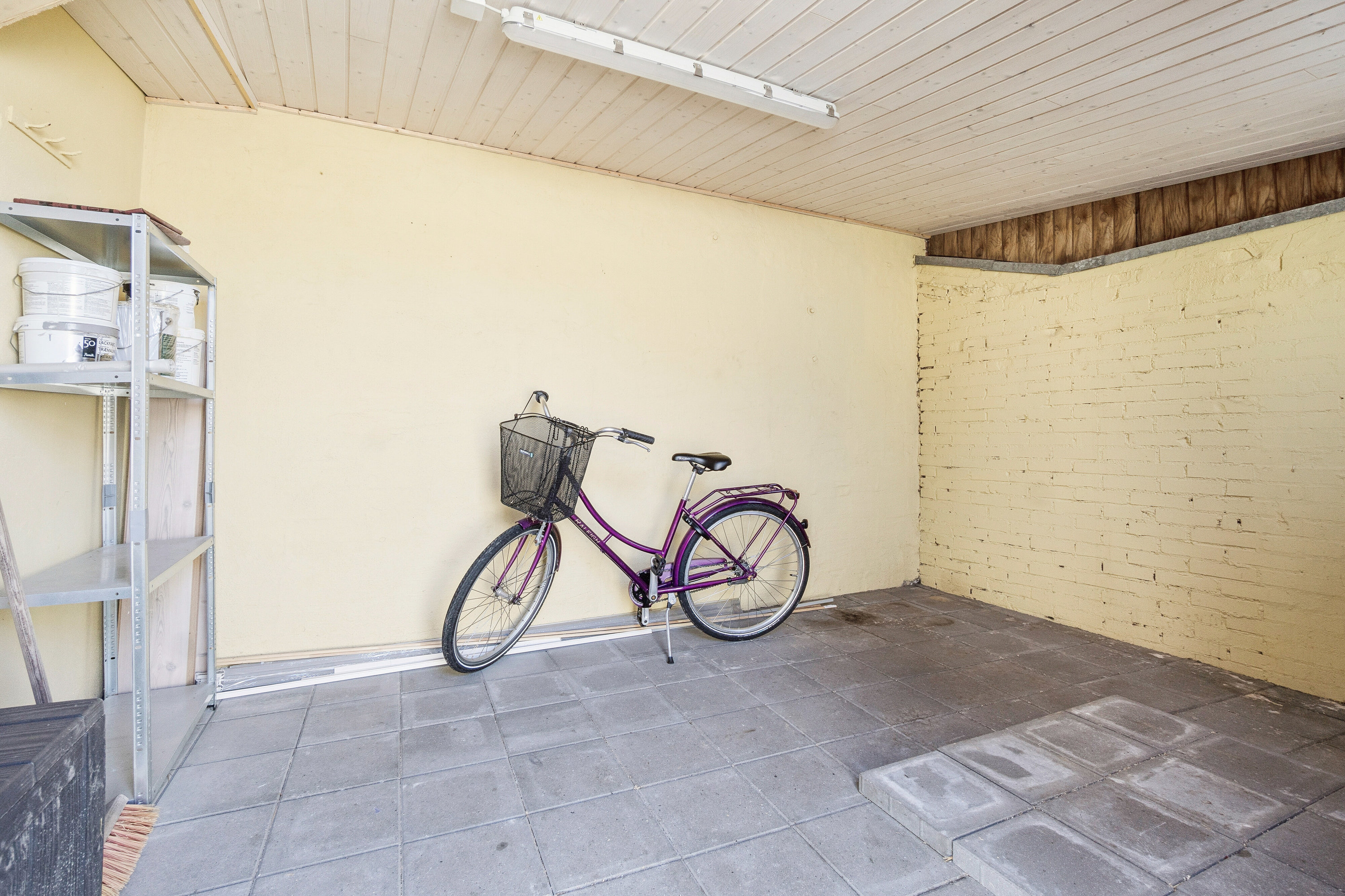 Fremhævet garage billede i fuldskærmstilstand. Billede af Store Torvegade 63, Rønne, 3700 Rønne