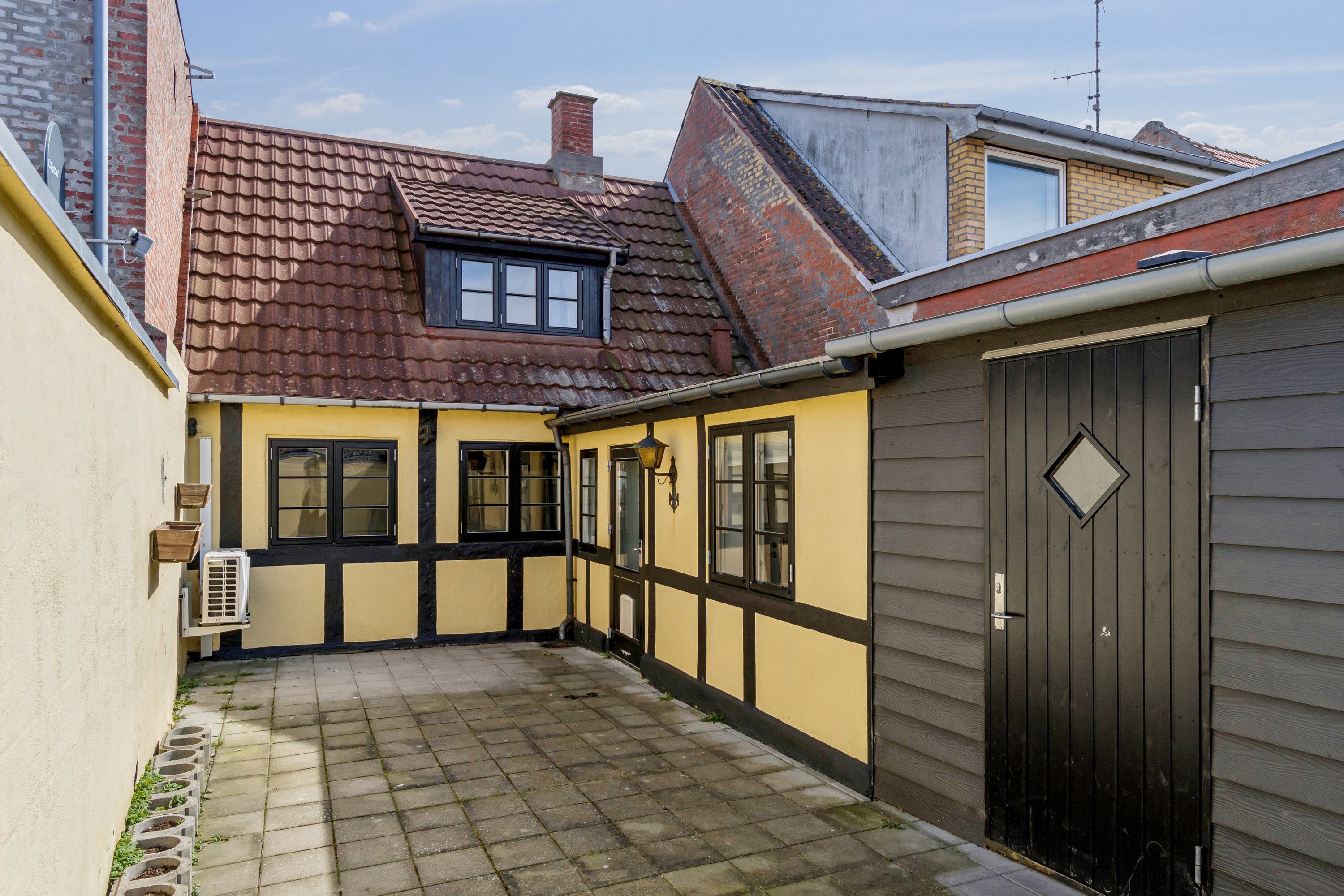 Fremhævet udendørs billede i fuldskærmstilstand. Billede af Store Torvegade 63, Rønne, 3700 Rønne