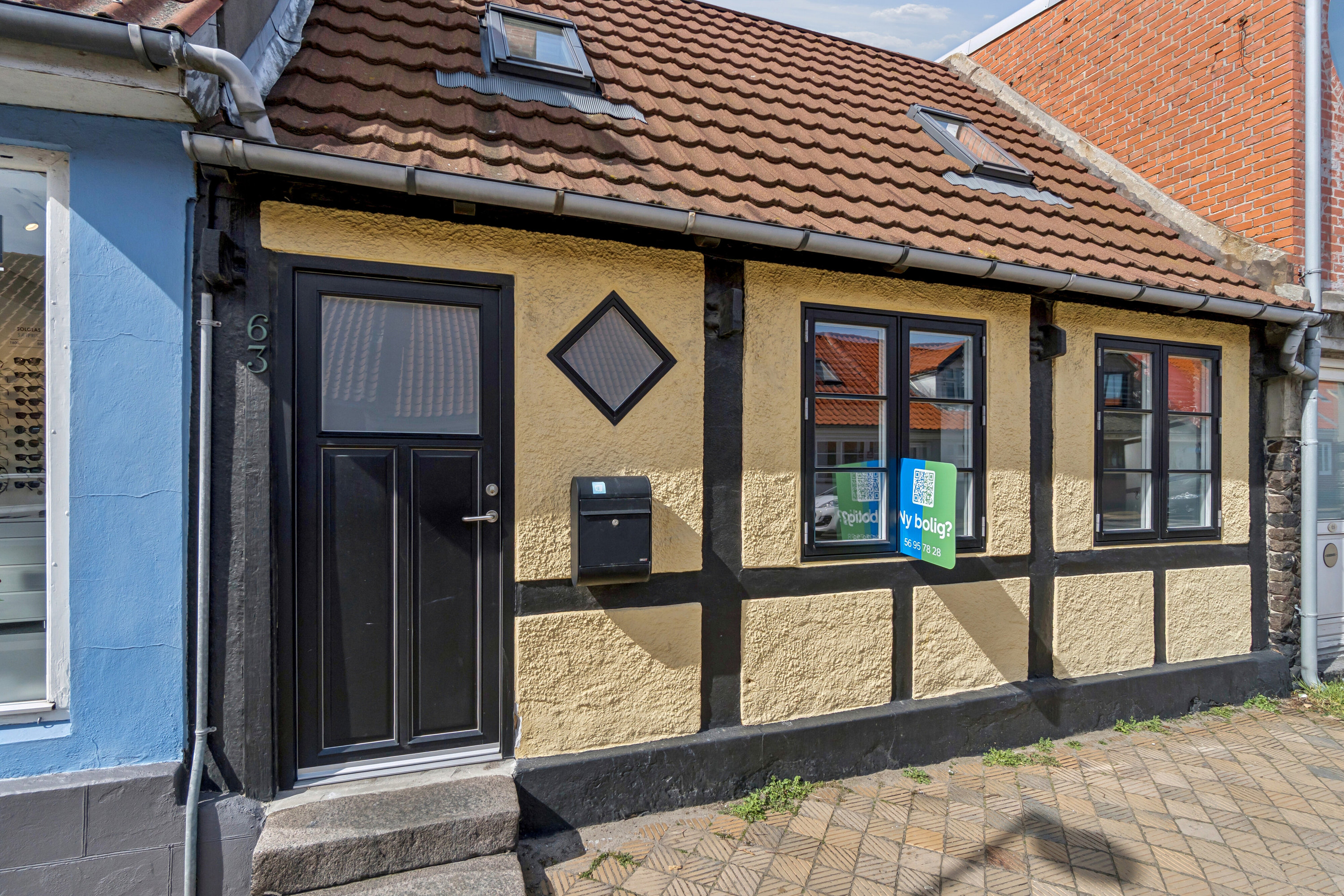 Fremhævet udendørs billede i fuldskærmstilstand. Billede af Store Torvegade 63, Rønne, 3700 Rønne