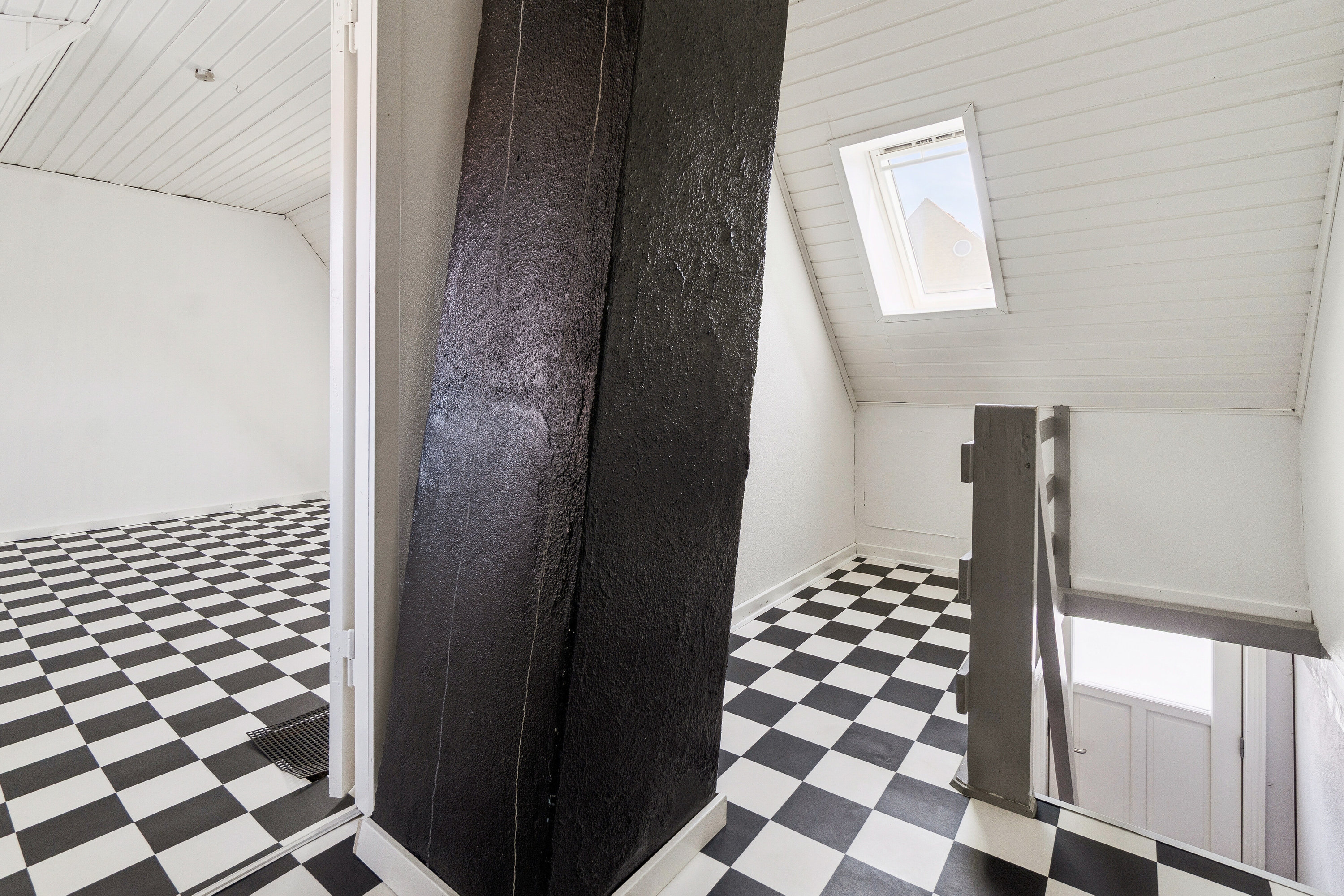 Fremhævet gang billede i fuldskærmstilstand. Billede af Store Torvegade 63, Rønne, 3700 Rønne