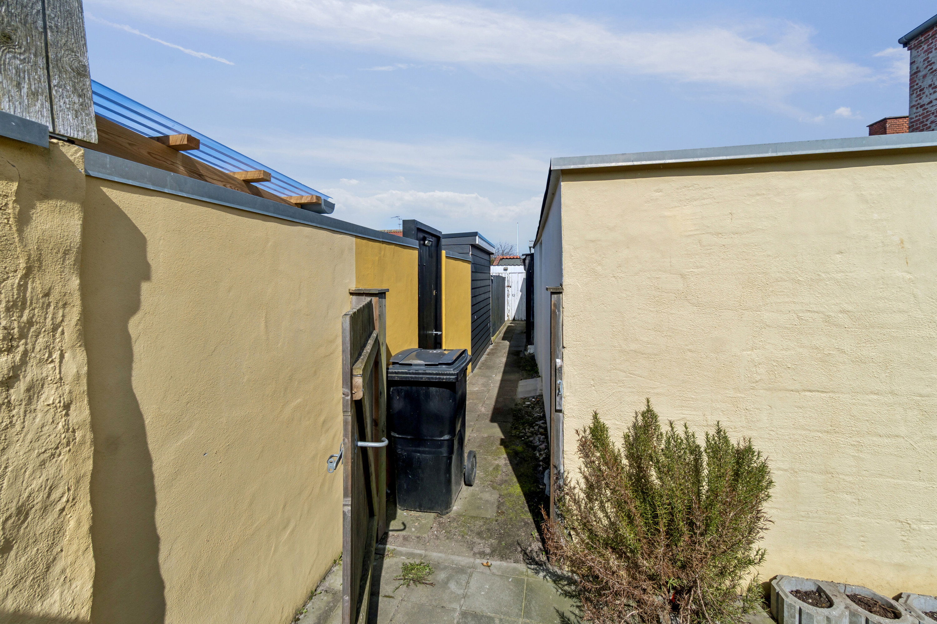 Fremhævet udendørs billede i fuldskærmstilstand. Billede af Store Torvegade 63, Rønne, 3700 Rønne