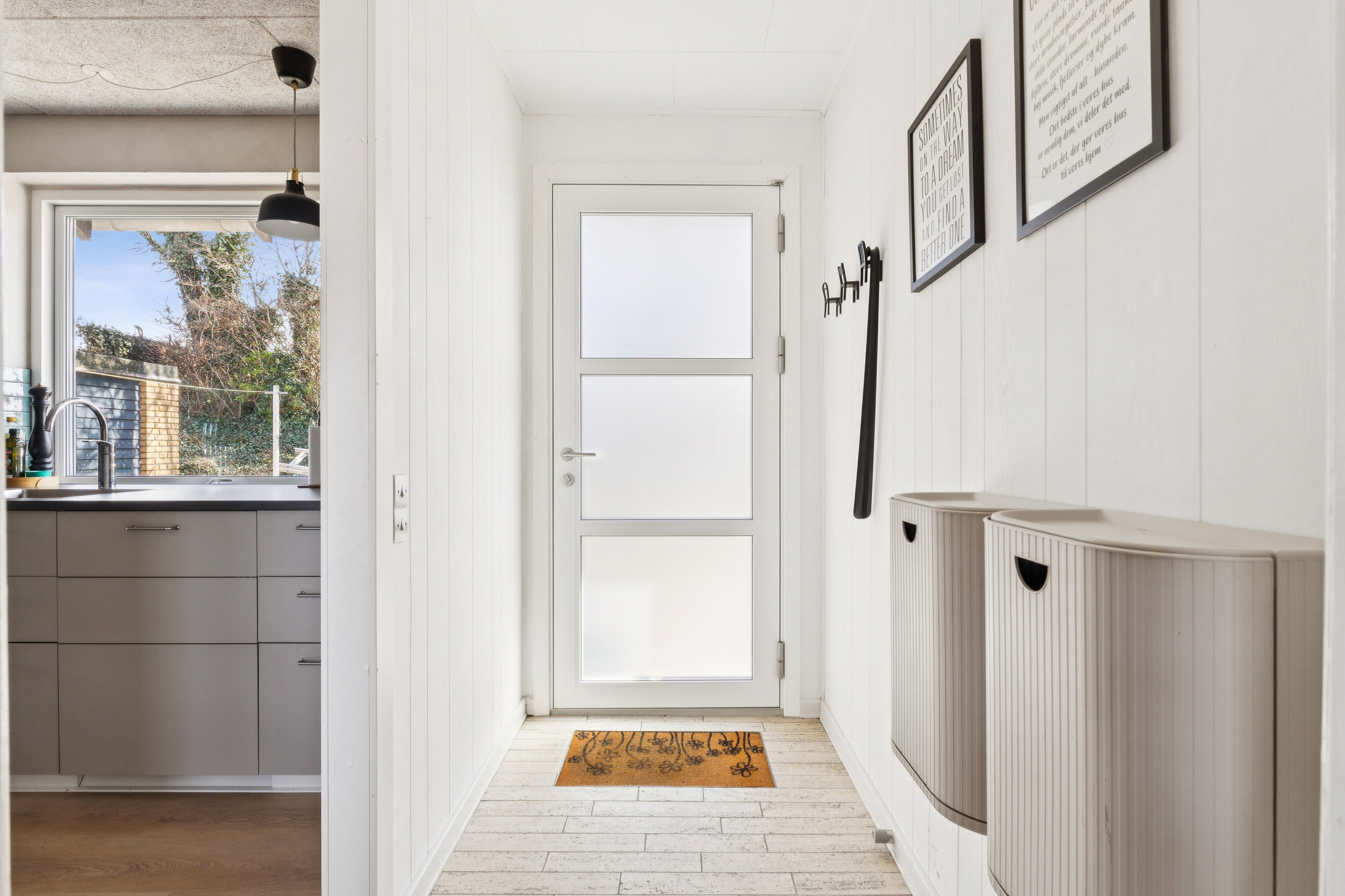 Fremhævet gang billede i fuldskærmstilstand. Billede af Kløvervænget 18, 5935 Bagenkop