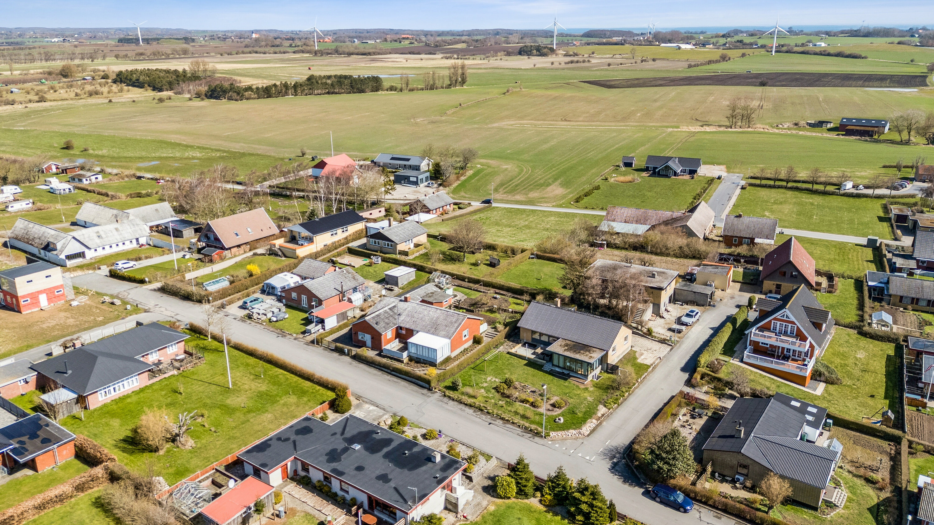 Fremhævet luftfoto billede i fuldskærmstilstand. Billede af Kløvervænget 18, 5935 Bagenkop