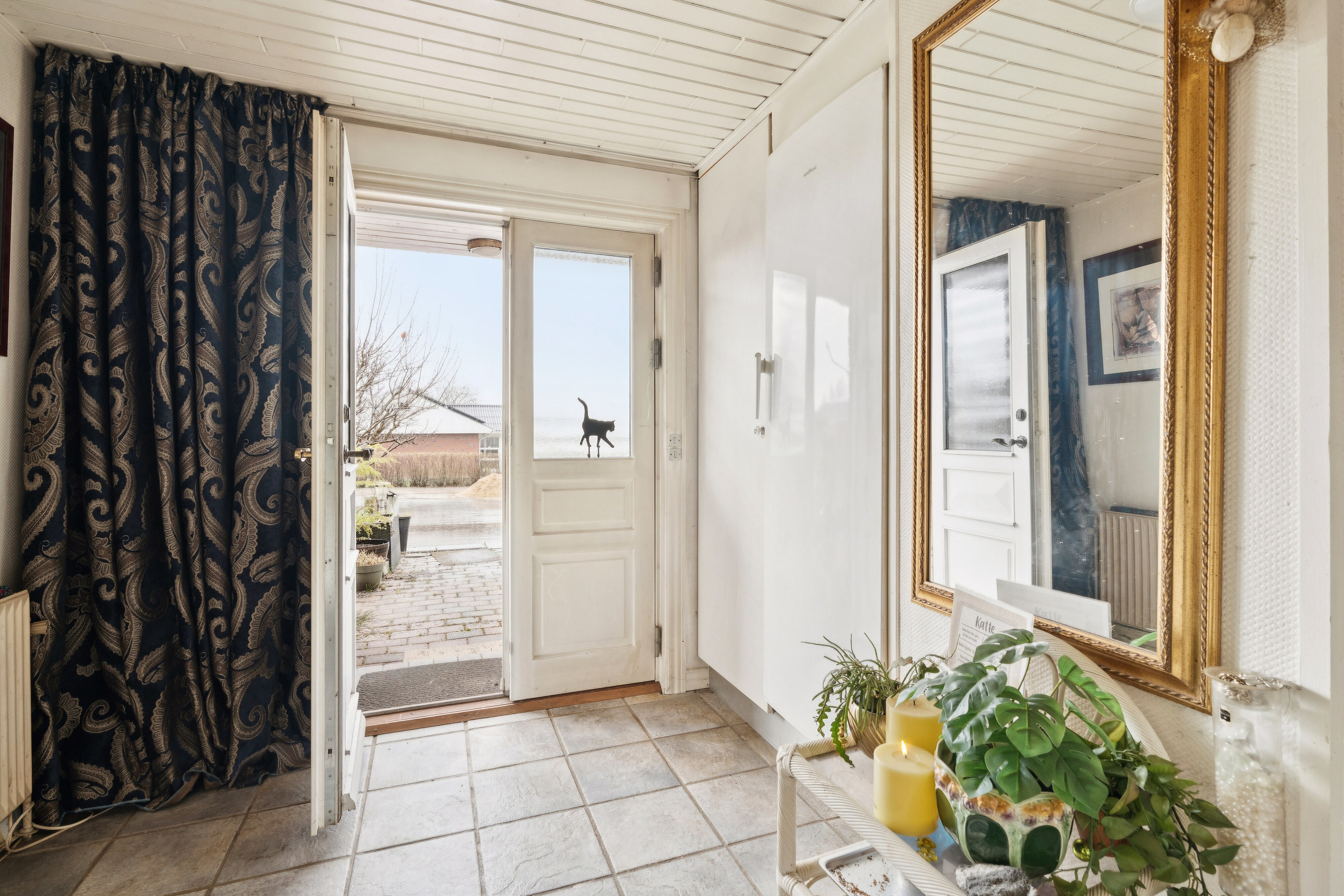 Fremhævet hall billede i fuldskærmstilstand. Billede af Søllingdalvej 16, 7250 Hejnsvig