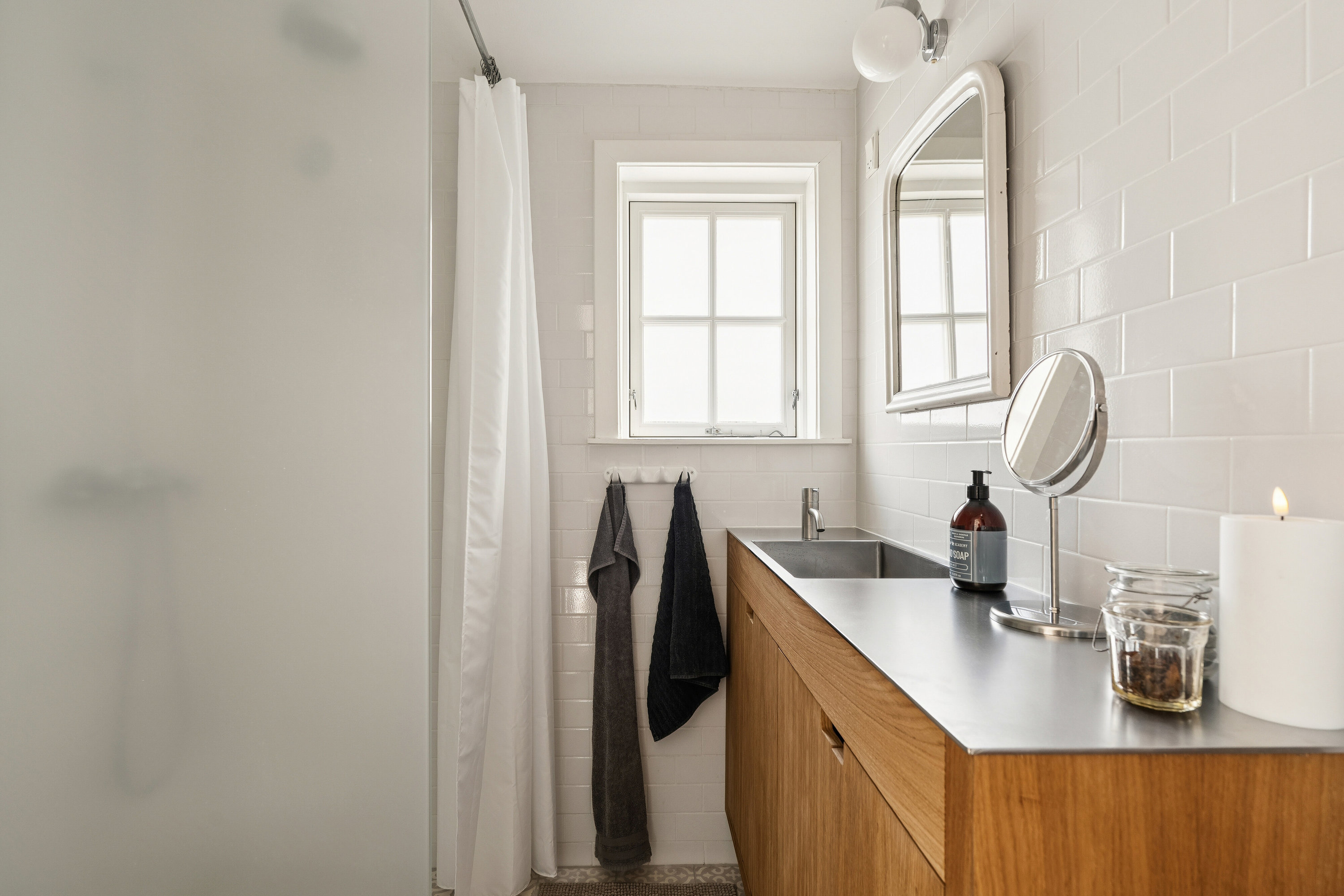 Fremhævet badeværelse billede i fuldskærmstilstand. Billede af Spurvevej 20, 3100 Hornbæk