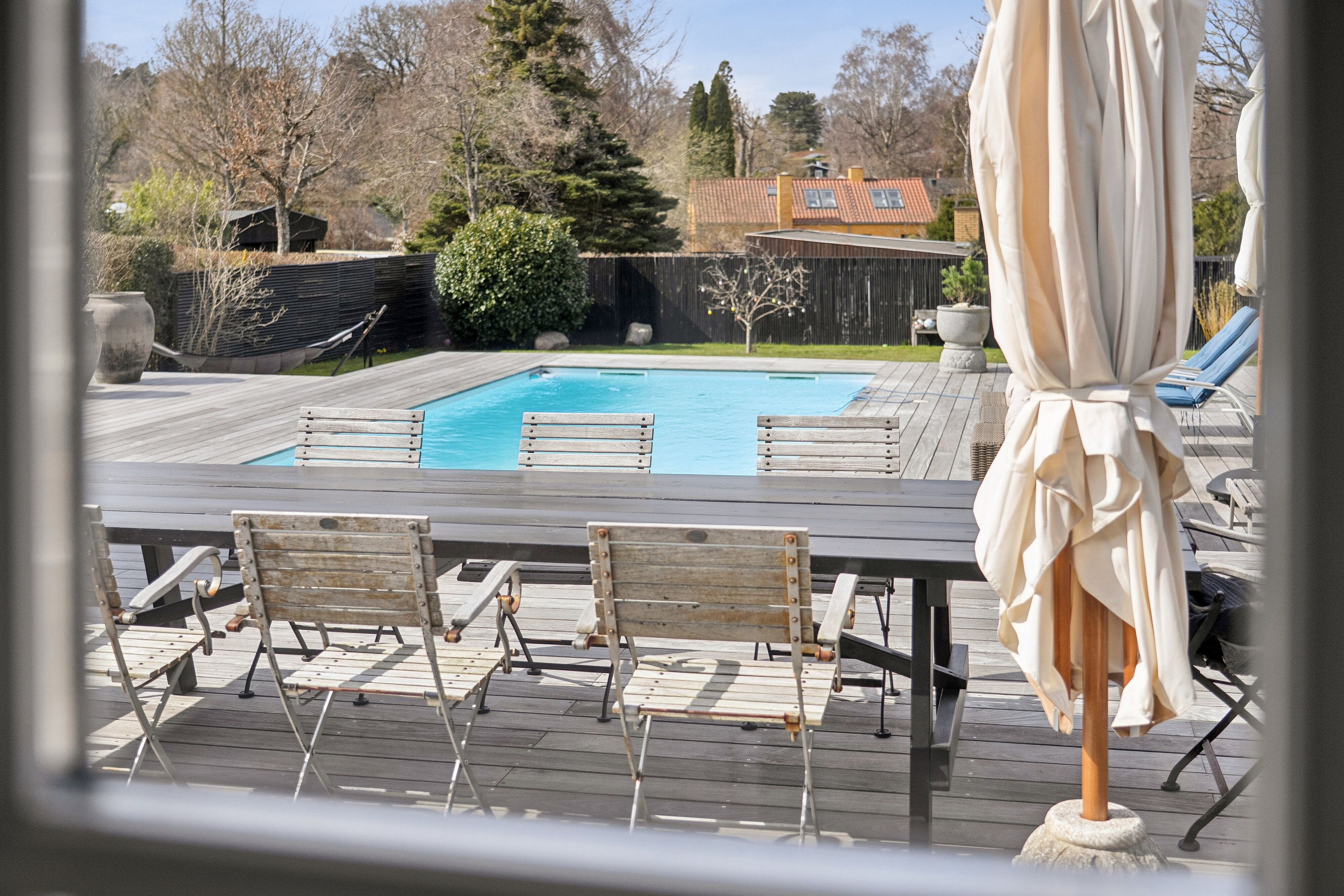 Fremhævet terrasse billede i fuldskærmstilstand. Billede af Spurvevej 20, 3100 Hornbæk