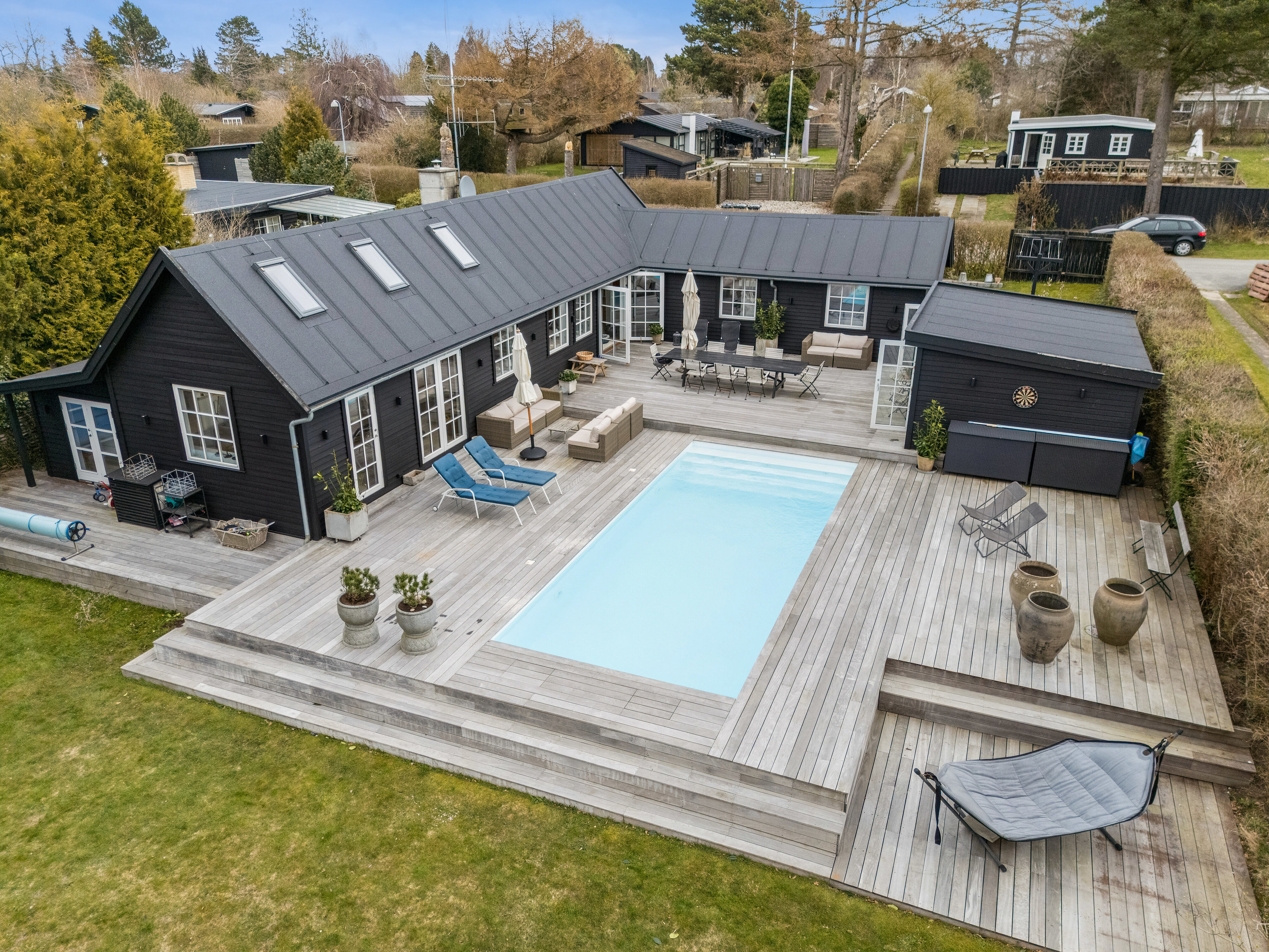 Fremhævet luftfoto billede i fuldskærmstilstand. Billede af Spurvevej 20, 3100 Hornbæk