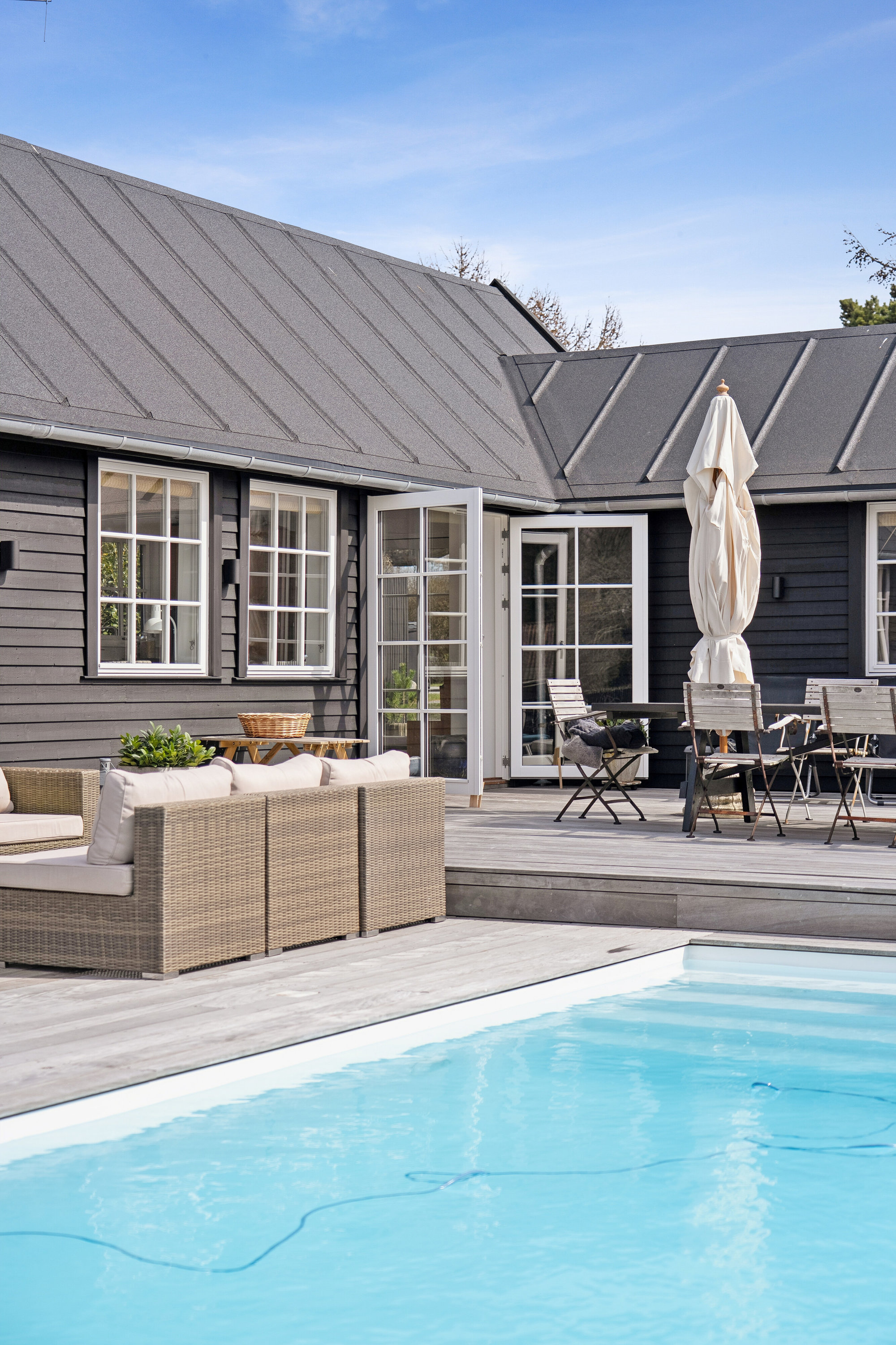 Fremhævet terrasse billede i fuldskærmstilstand. Billede af Spurvevej 20, 3100 Hornbæk